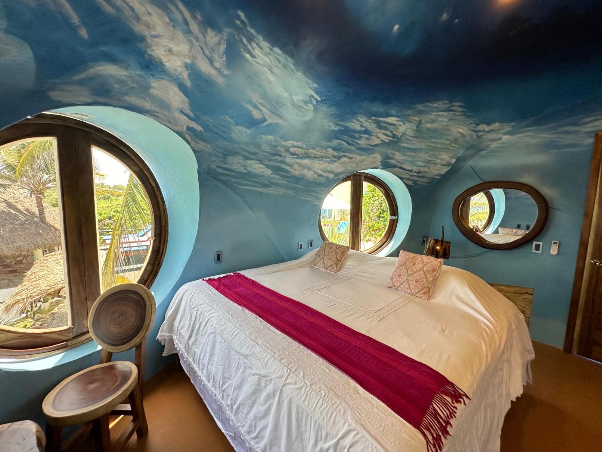 Beachfront Paradise Boutique - Casa Alebrijes Jacuzzi Suits