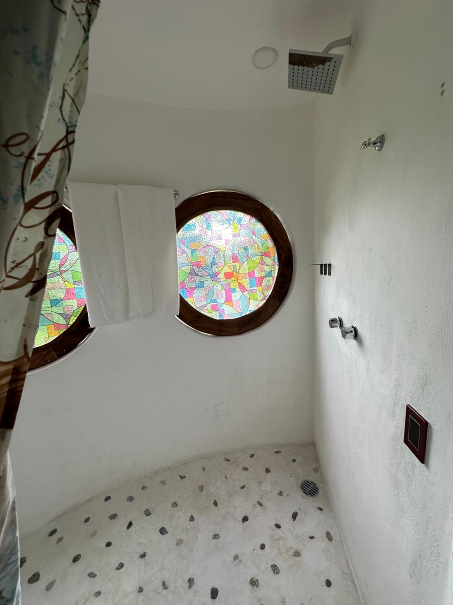 Beachfront Paradise Boutique - Casa Alebrijes Jacuzzi Hotel