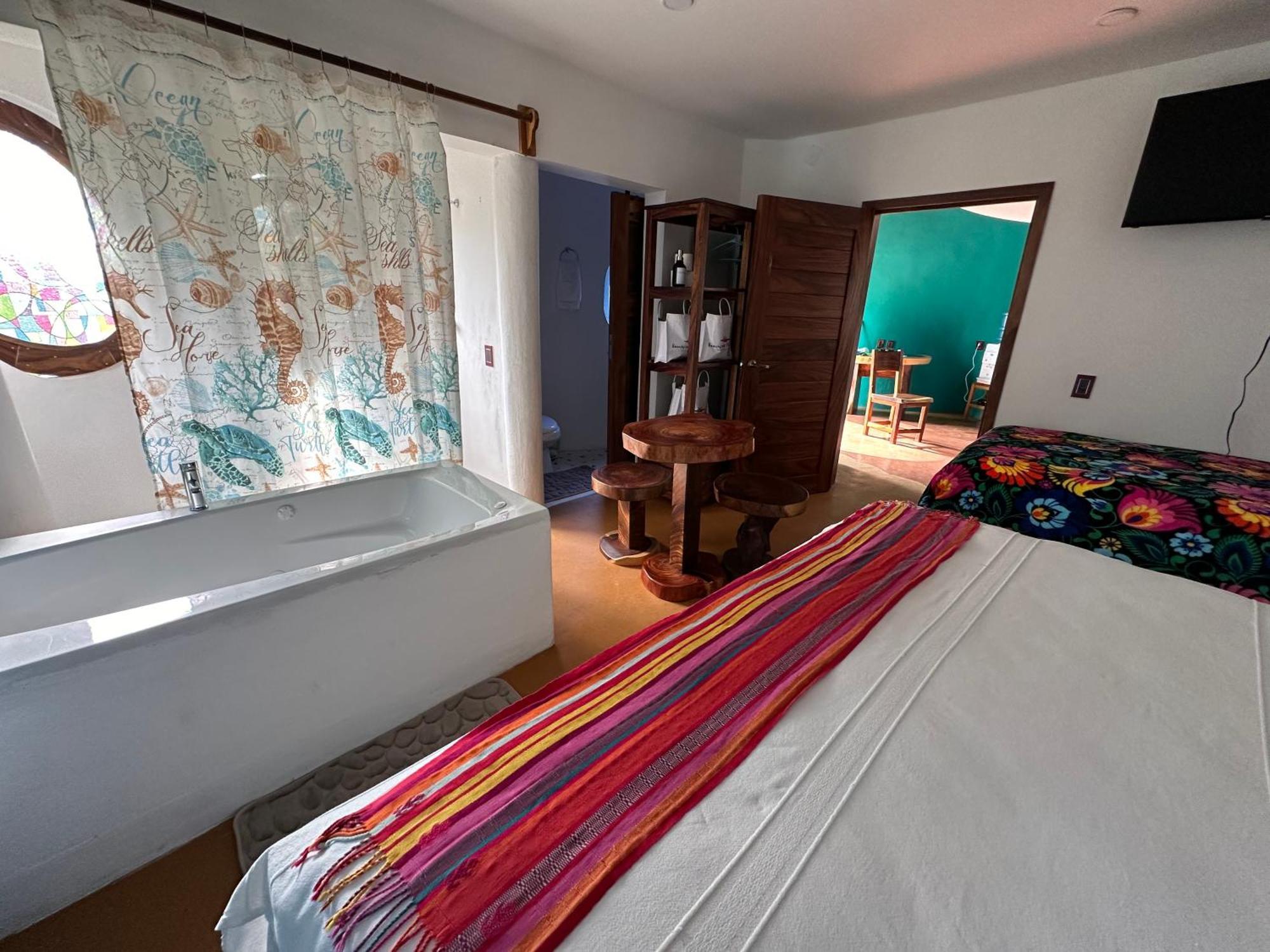 Hotel Beachfront Paradise Boutique - Casa Alebrijes Jacuzzi 4*