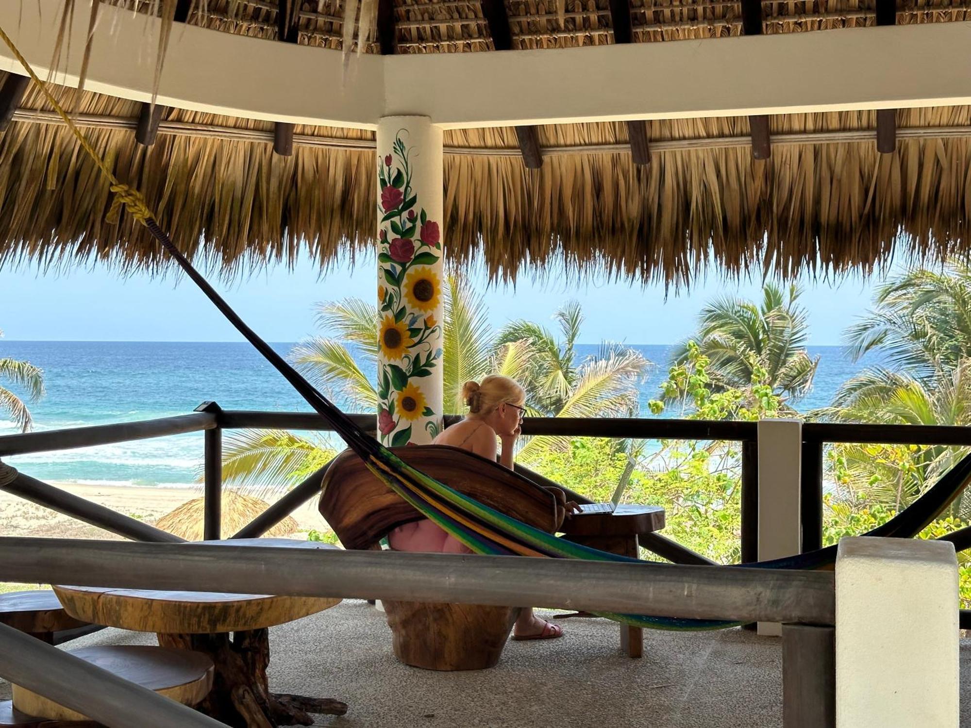 Beachfront Paradise Boutique - Casa Alebrijes Jacuzzi Suits Hotel