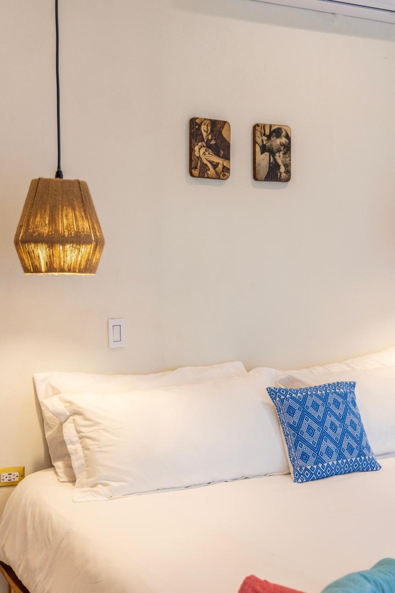 Baja Luna Cerritos Hotel