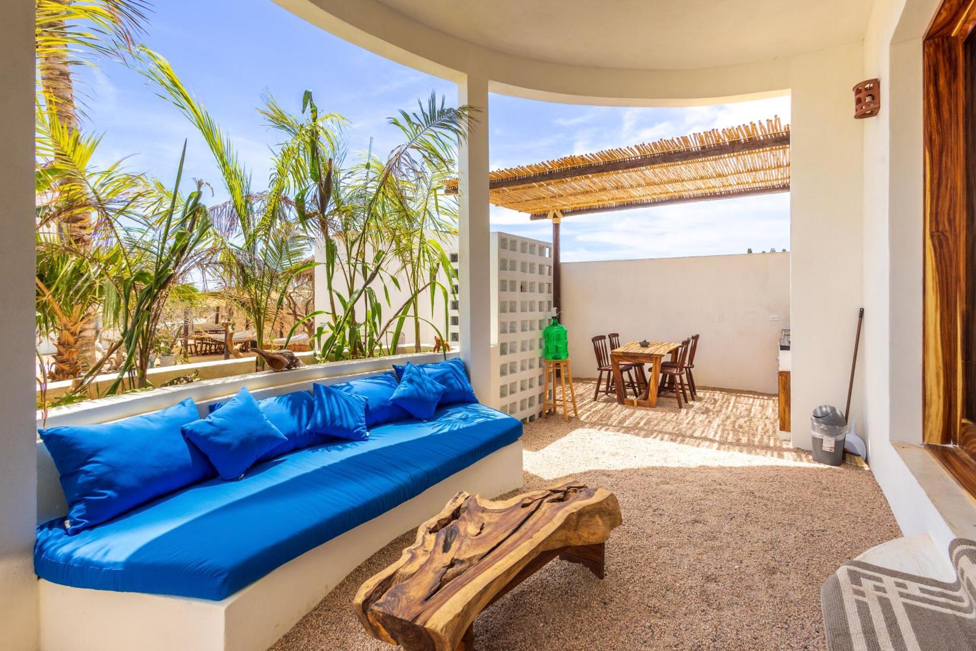 Baja Luna Cerritos Hotel *