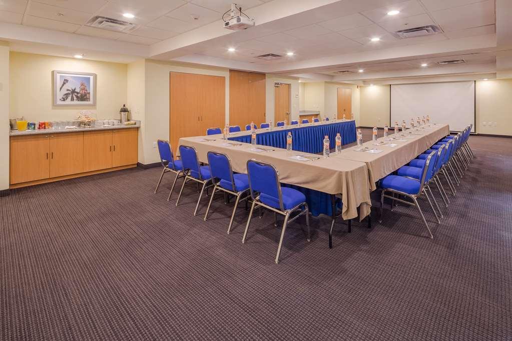 Microtel & By Wyndham Culiacan