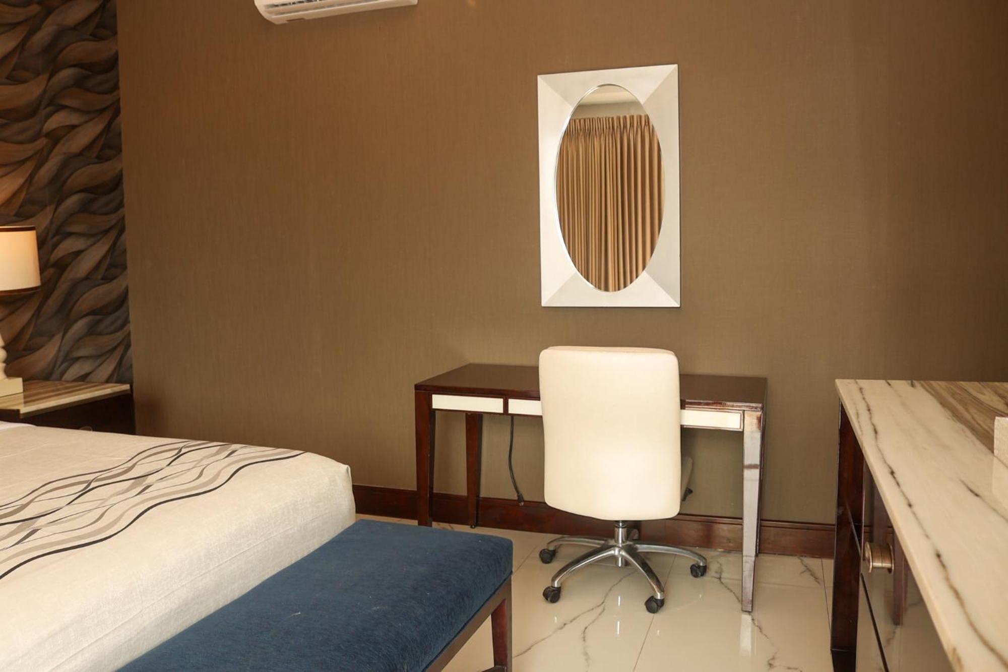 Hotel Grand One Plaza *