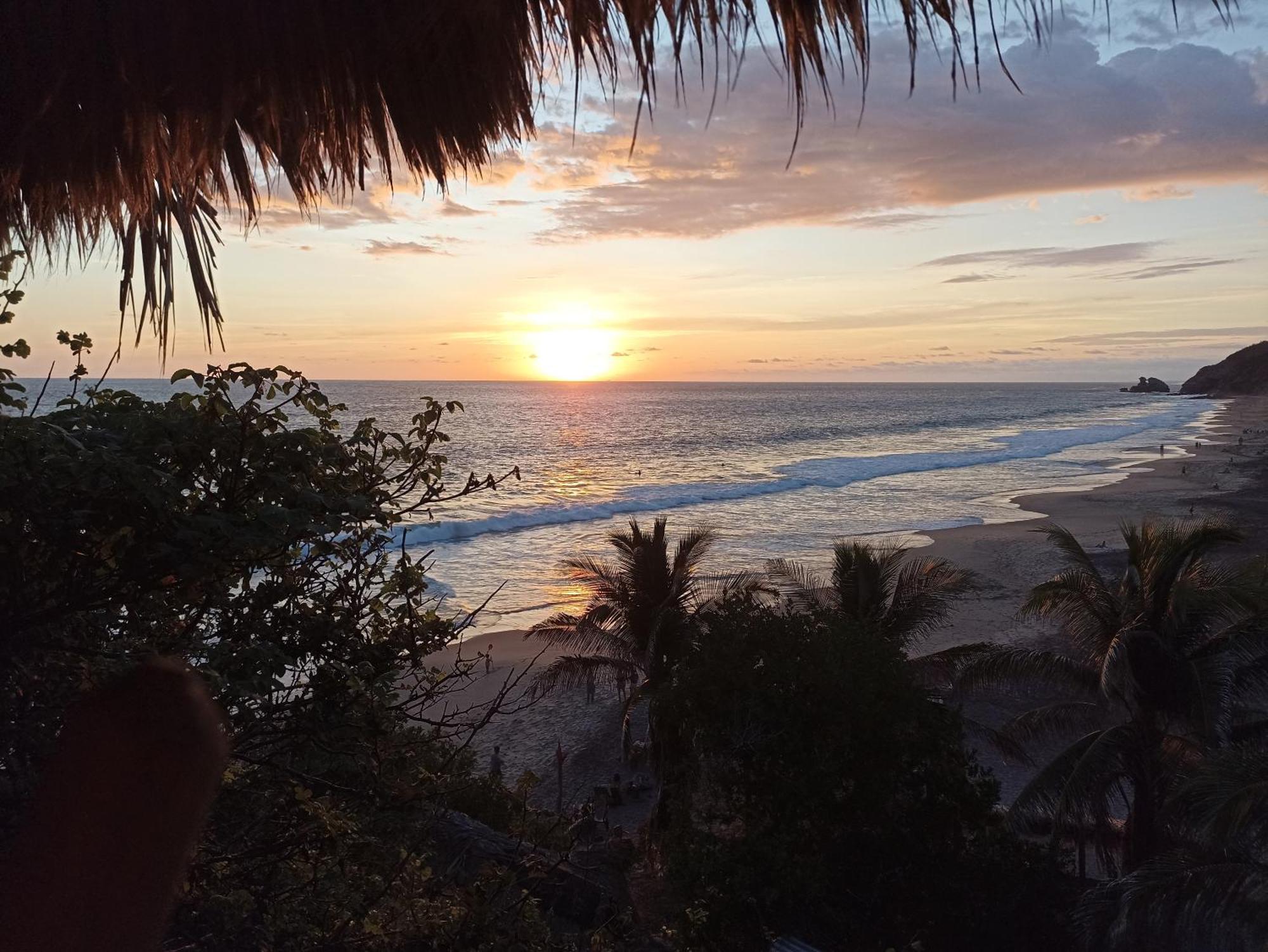 Punta Sur, Frente Al Mar Y El Atardecer *
