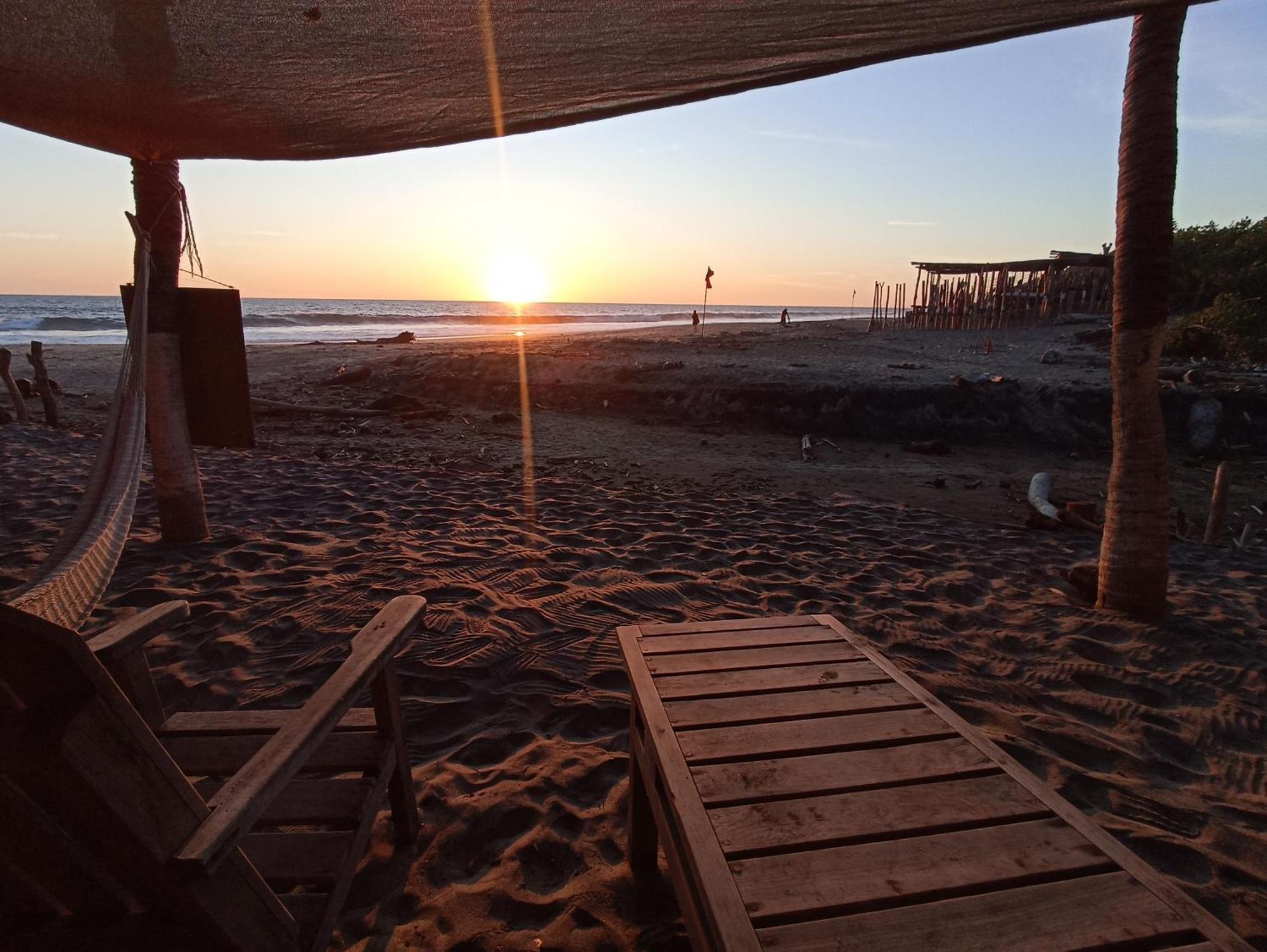 Punta Sur, Frente Al Mar Y El Atardecer *