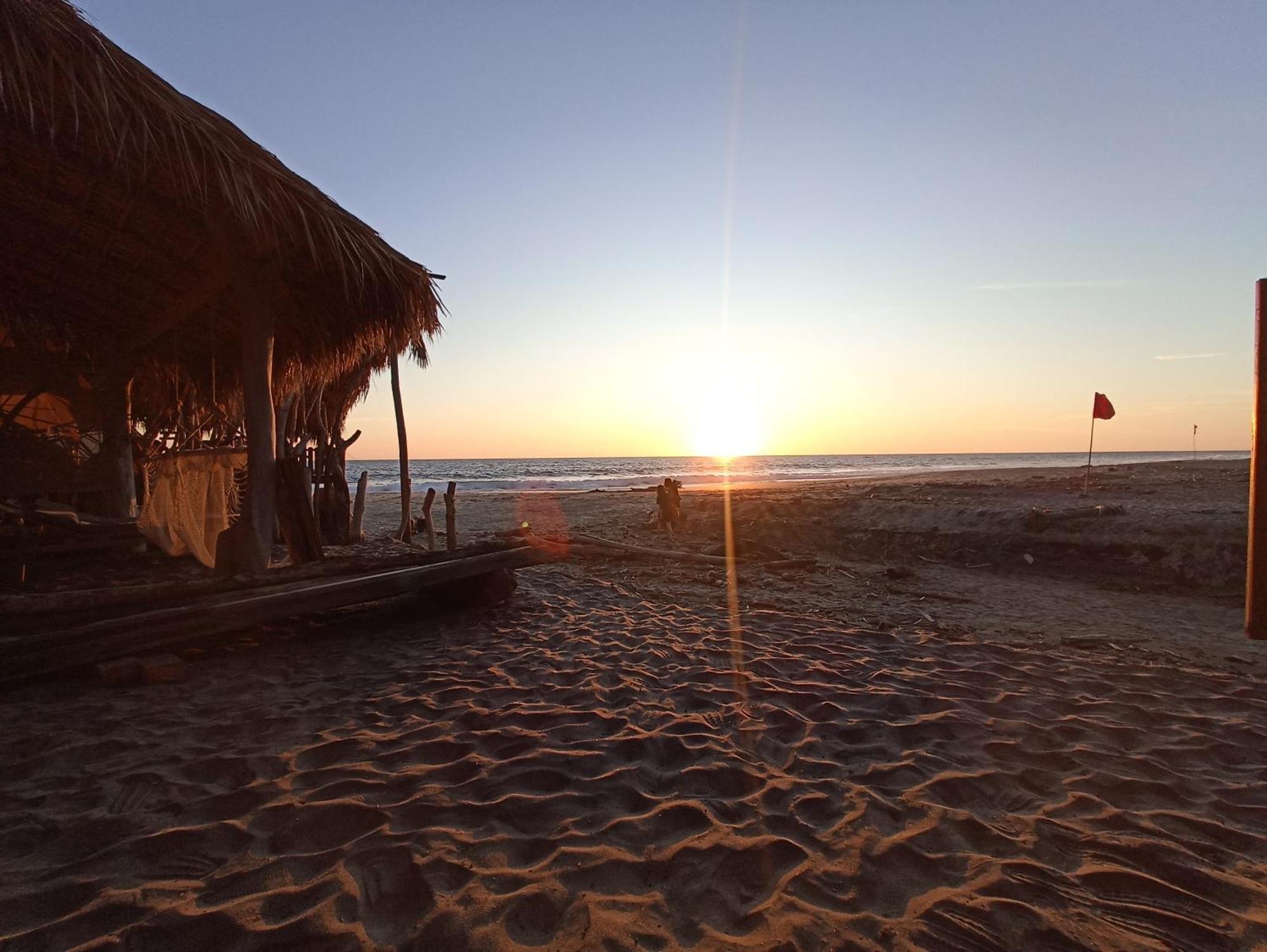 Punta Sur, Frente Al Mar Y El Atardecer