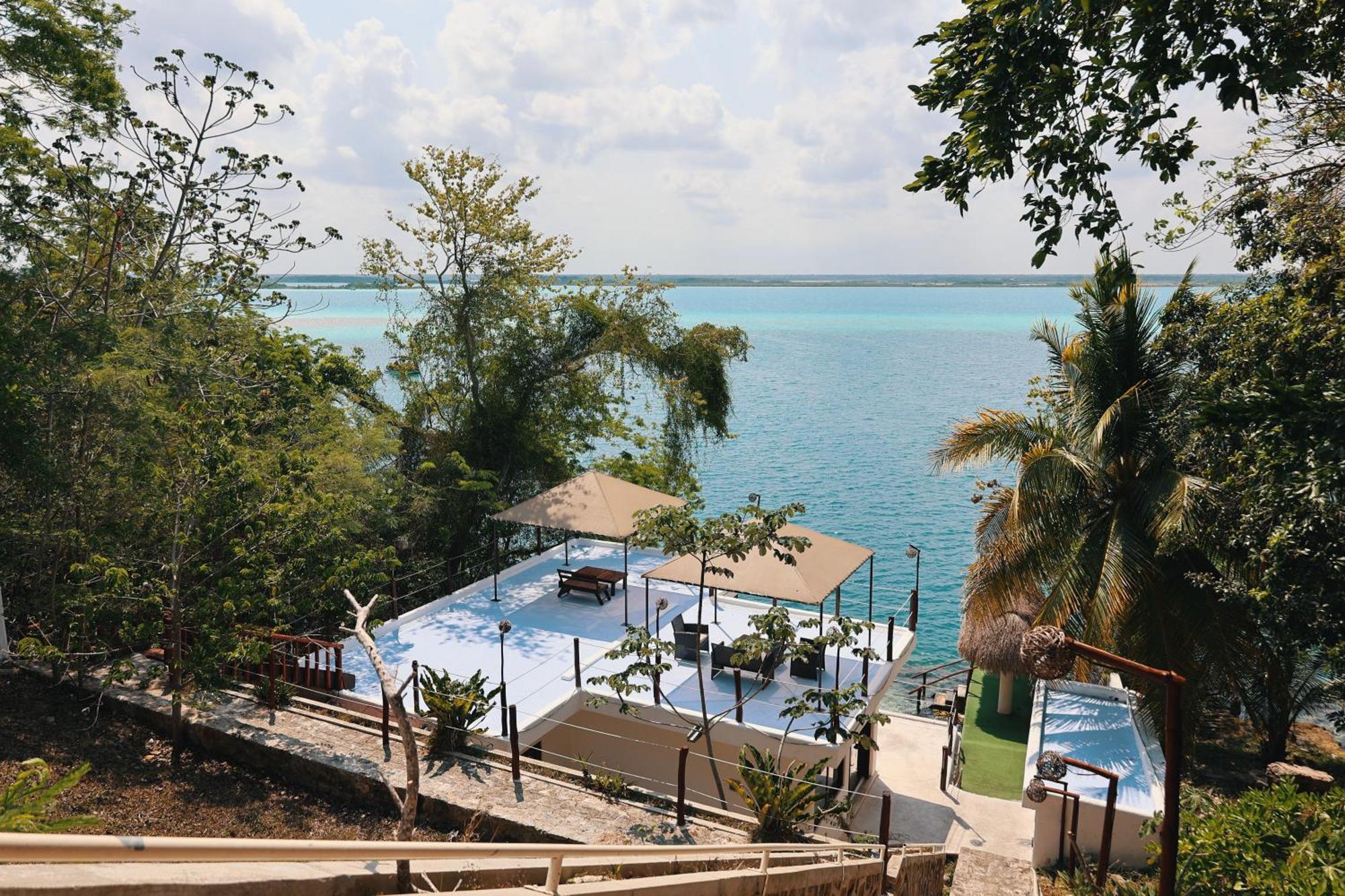 Lodge Tucan Lagoon Front