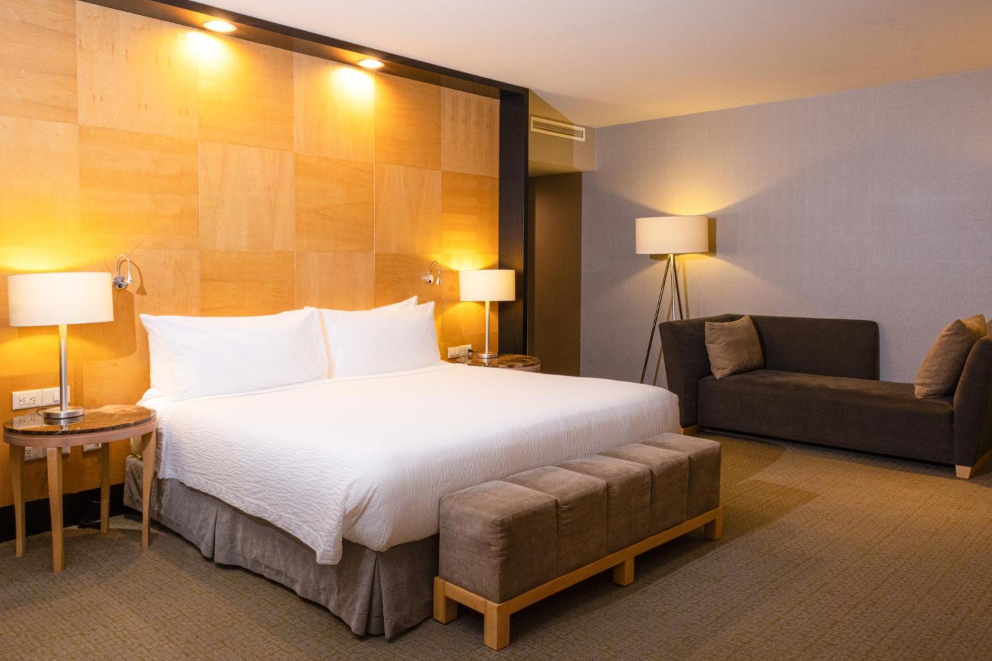 Hotel Courtyard By Marriott Revolucion