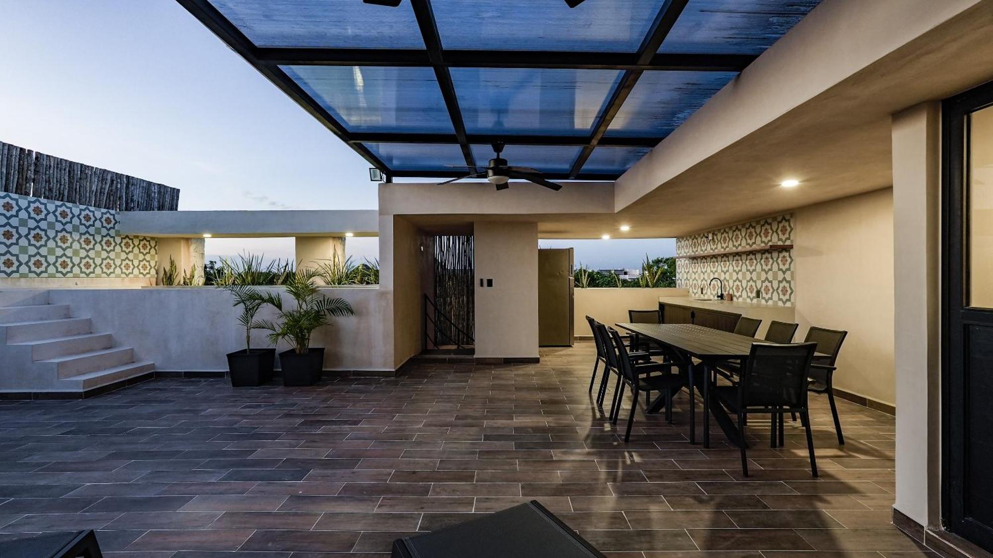 Sunset Serenity - Amply Private Terrace & Pool & Gym & Club Access