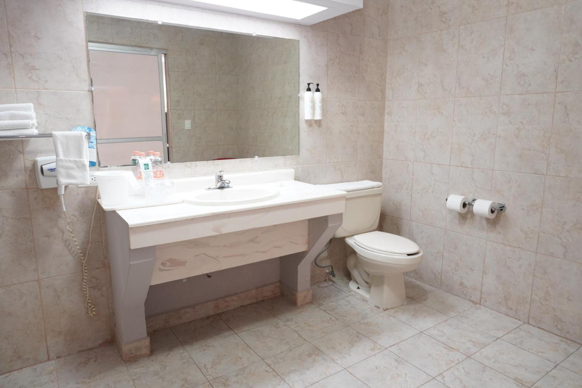 Quality Inn 4*