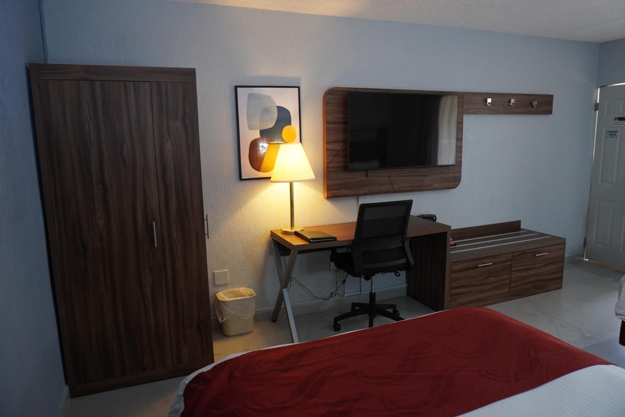 Quality Inn 4*