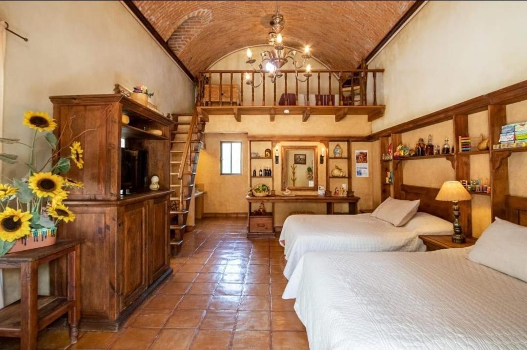 Centenario Arroyitos Hotel Bernal