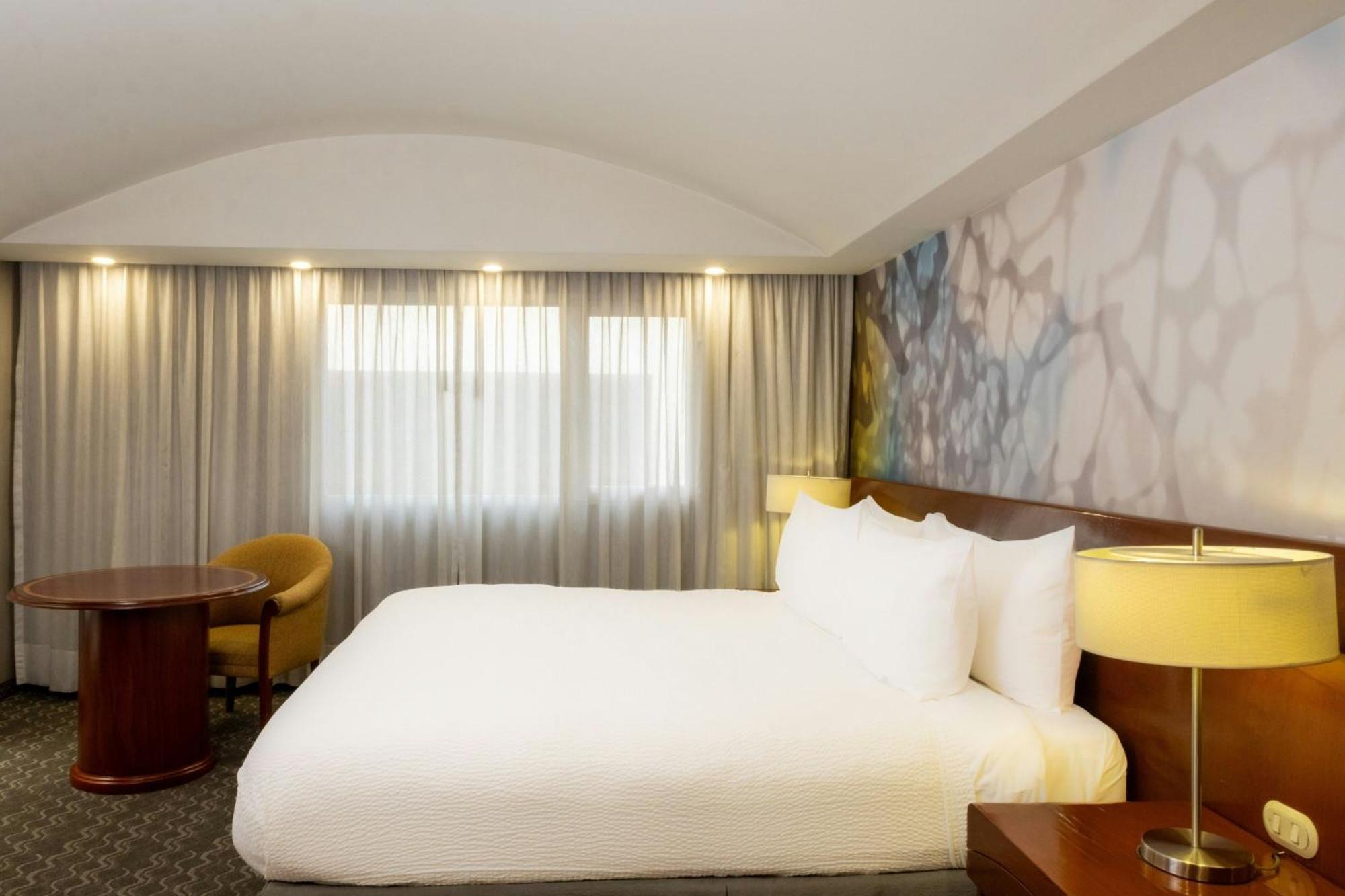 Courtyard By Marriott Revolucion Mexico City