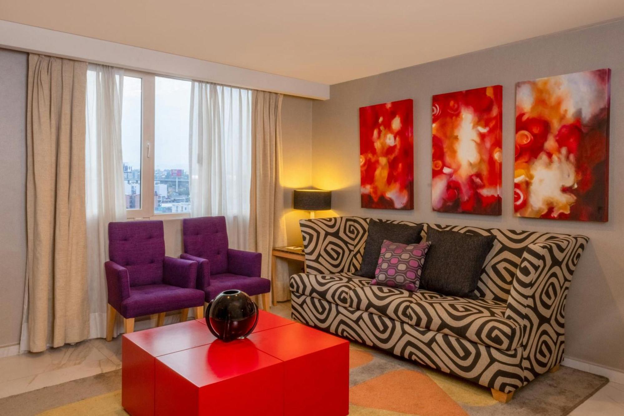 Courtyard By Marriott Revolucion 4*