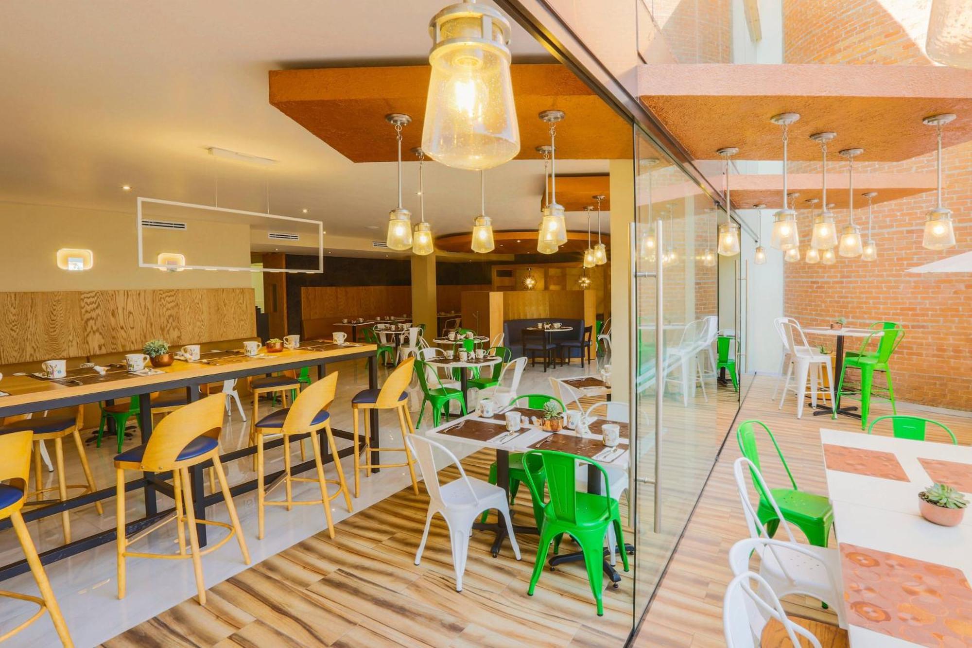 Courtyard Airport 4* Toluca