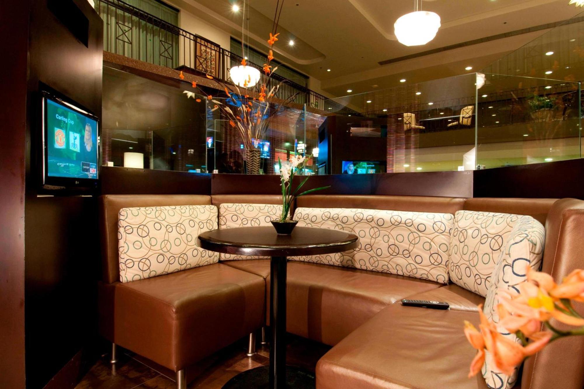 Hotel Courtyard Airport 4*