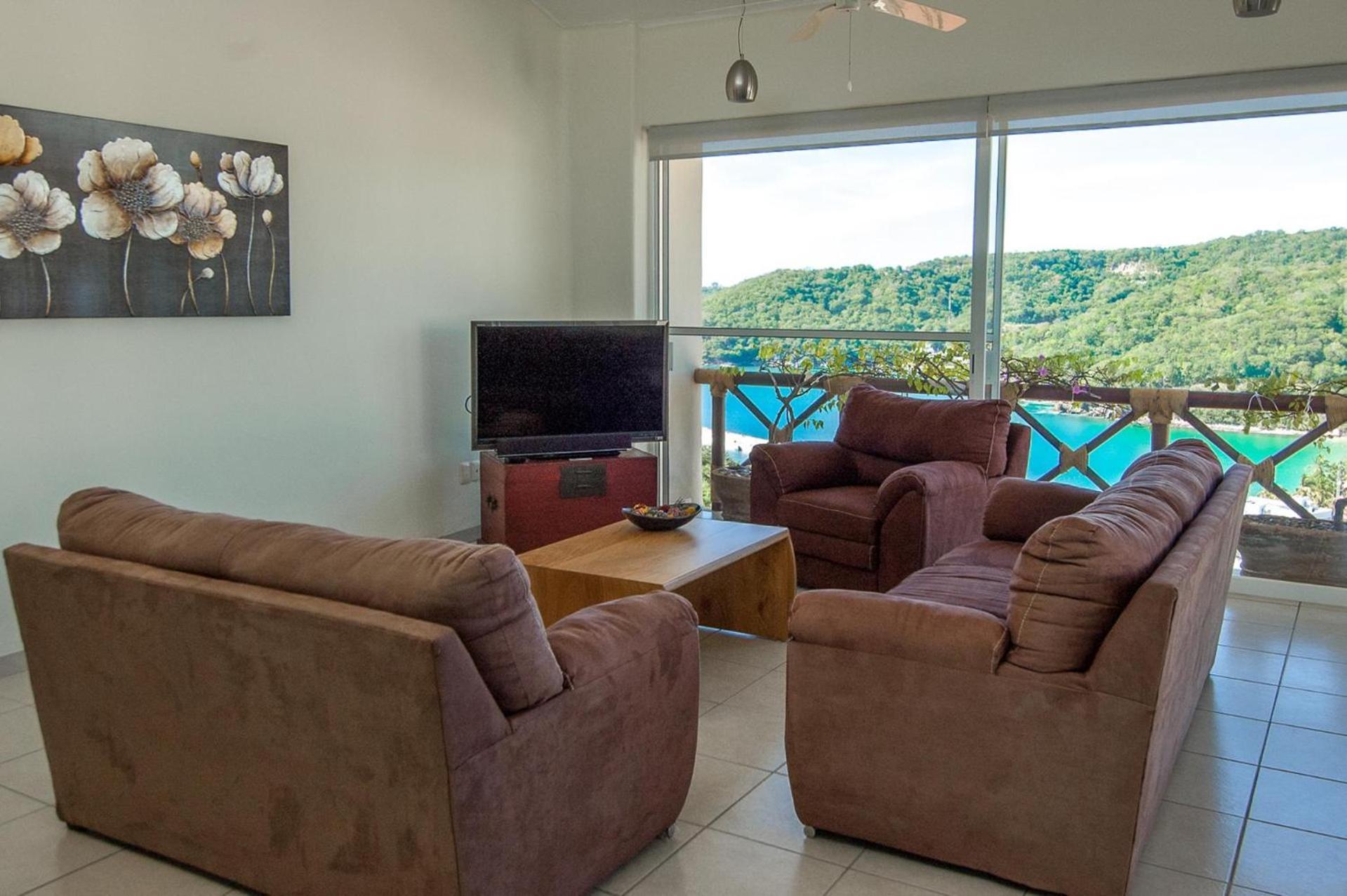 1063 - Cruz Del Mar M302 Santa Cruz Huatulco