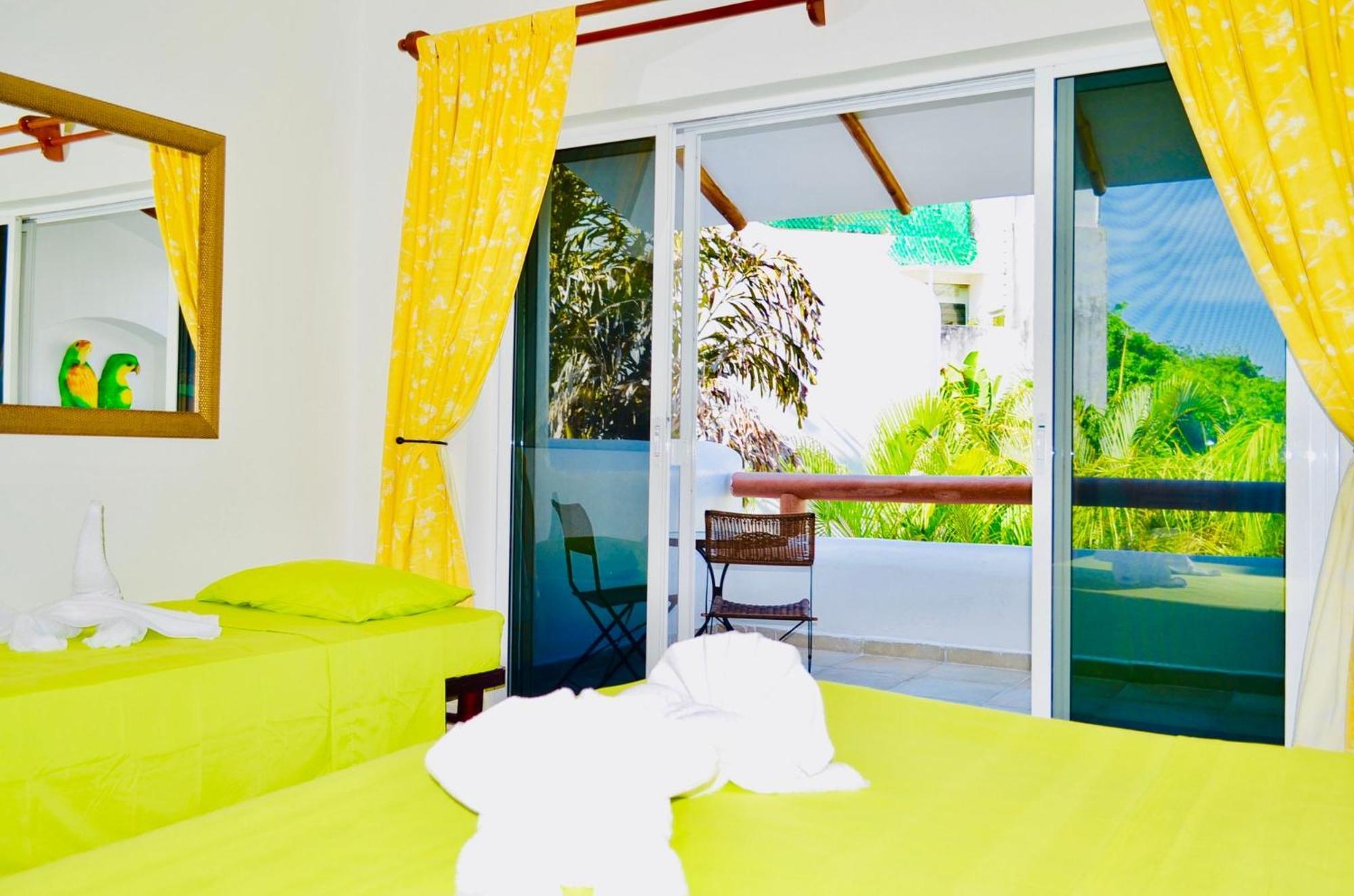 Deluxe Budget Balcony With Swimming Pool Air Conditioning And Parking Playa del Carmen