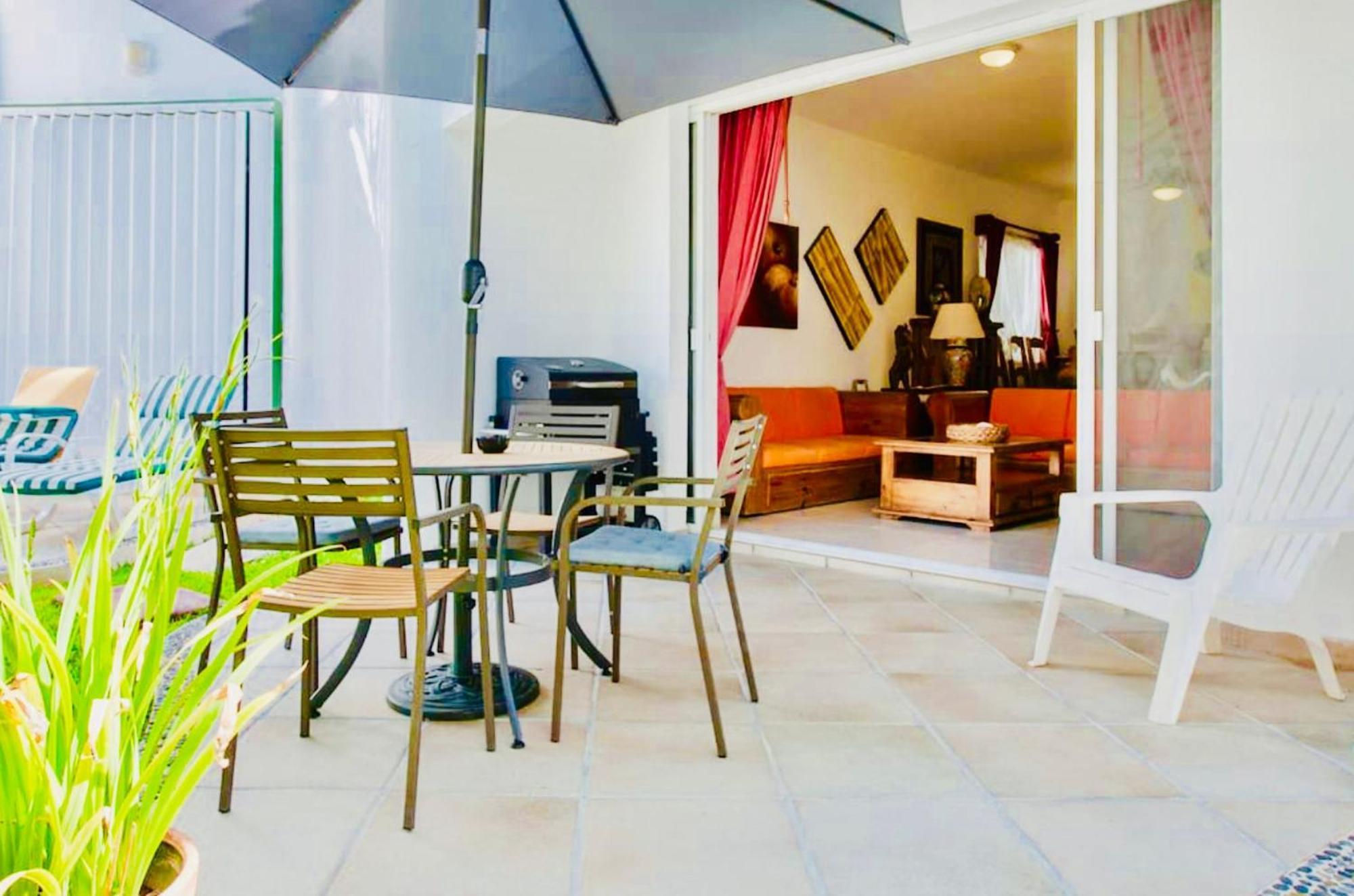 Deluxe Budget Balcony With Swimming Pool Air Conditioning And Parking