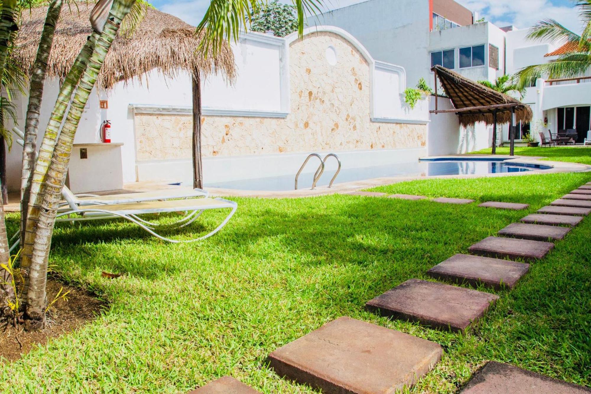 Deluxe Budget Balcony With Swimming Pool Air Conditioning And Parking 3*