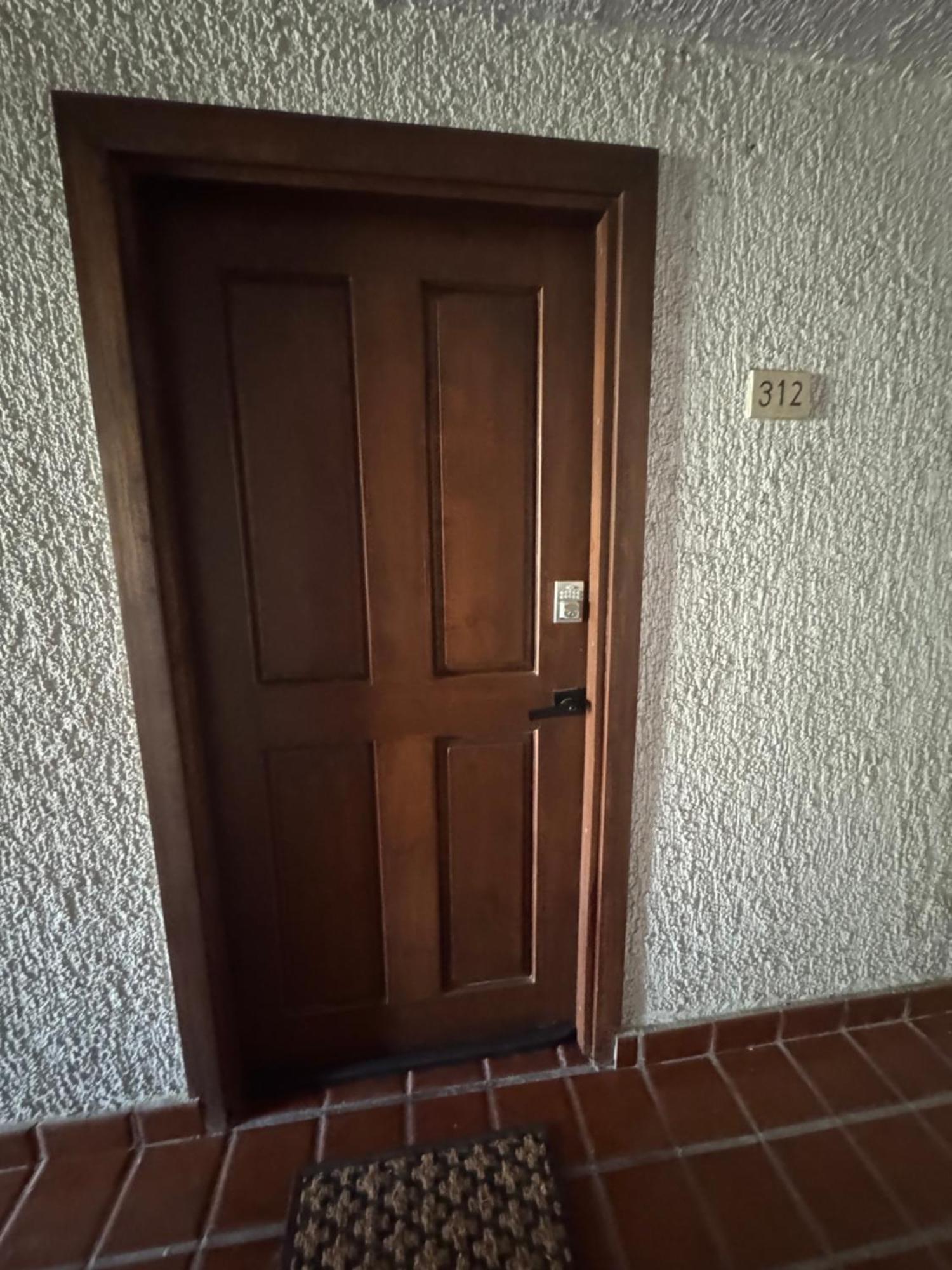 Apartment Front Beautiful One Bedroom *