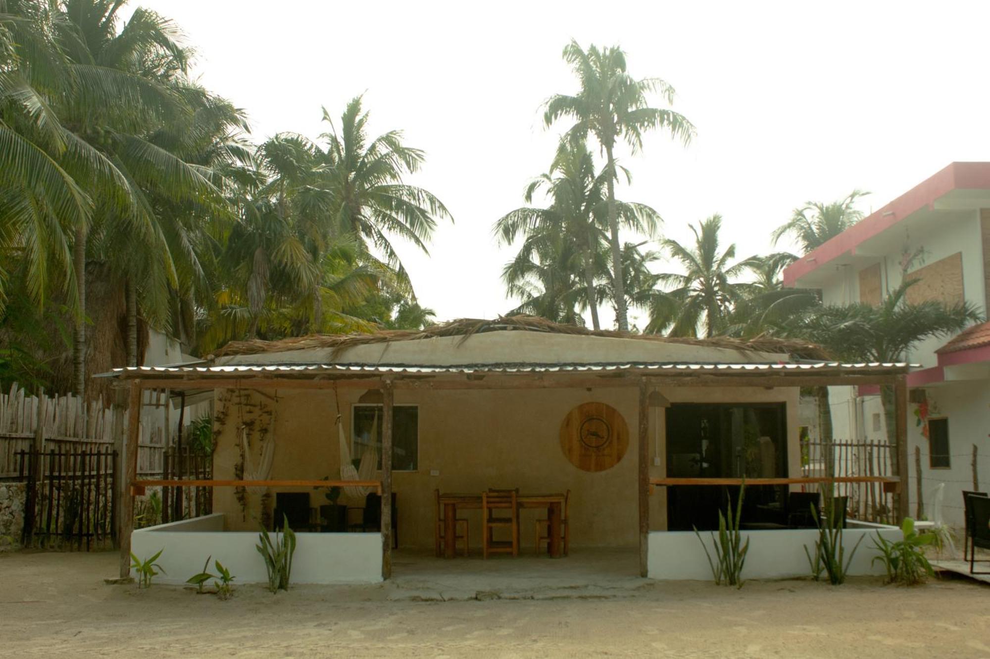 Aparthotel Casa Mate Secondlinebeach House *