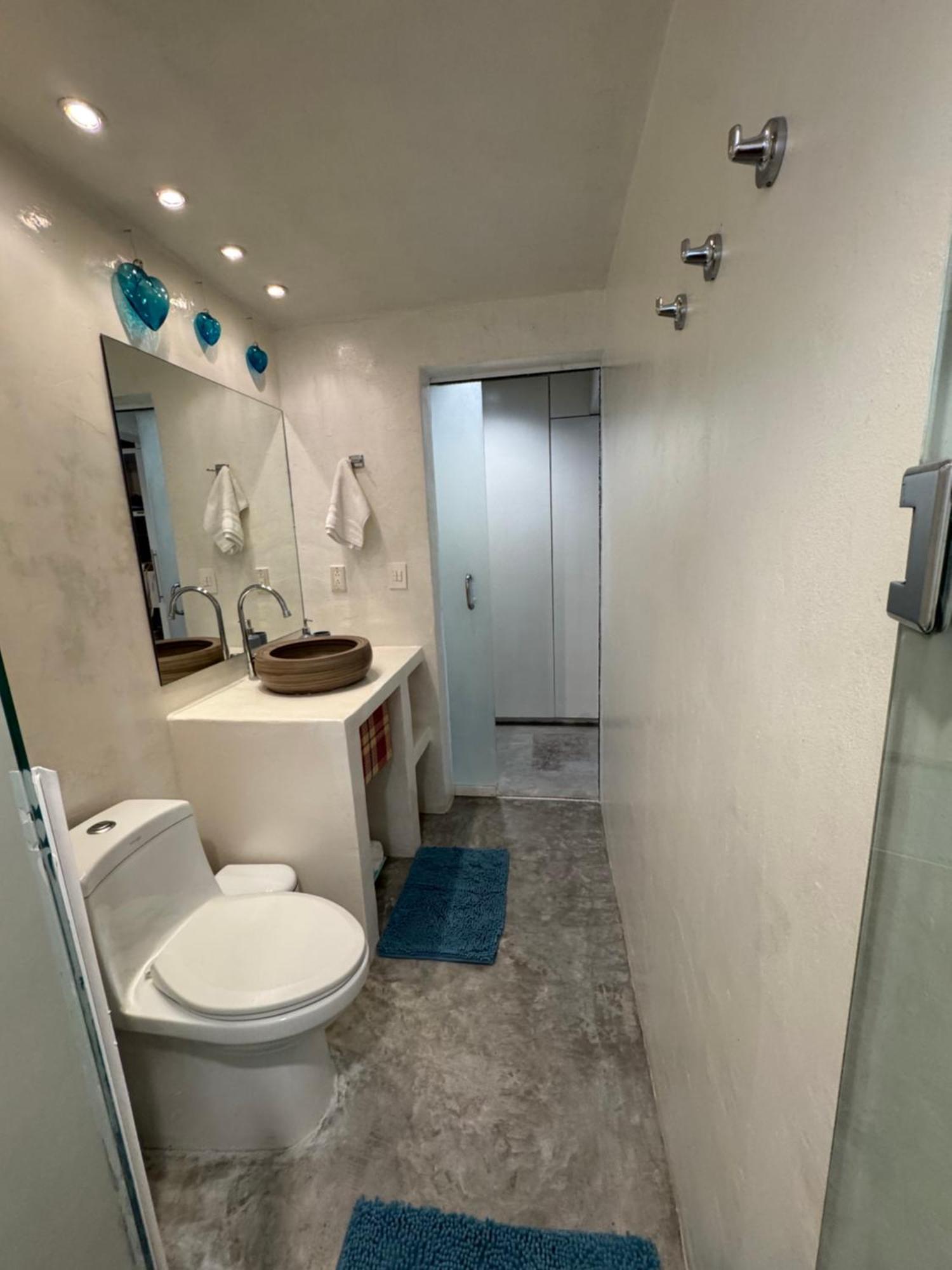 Front Beautiful One Bedroom *