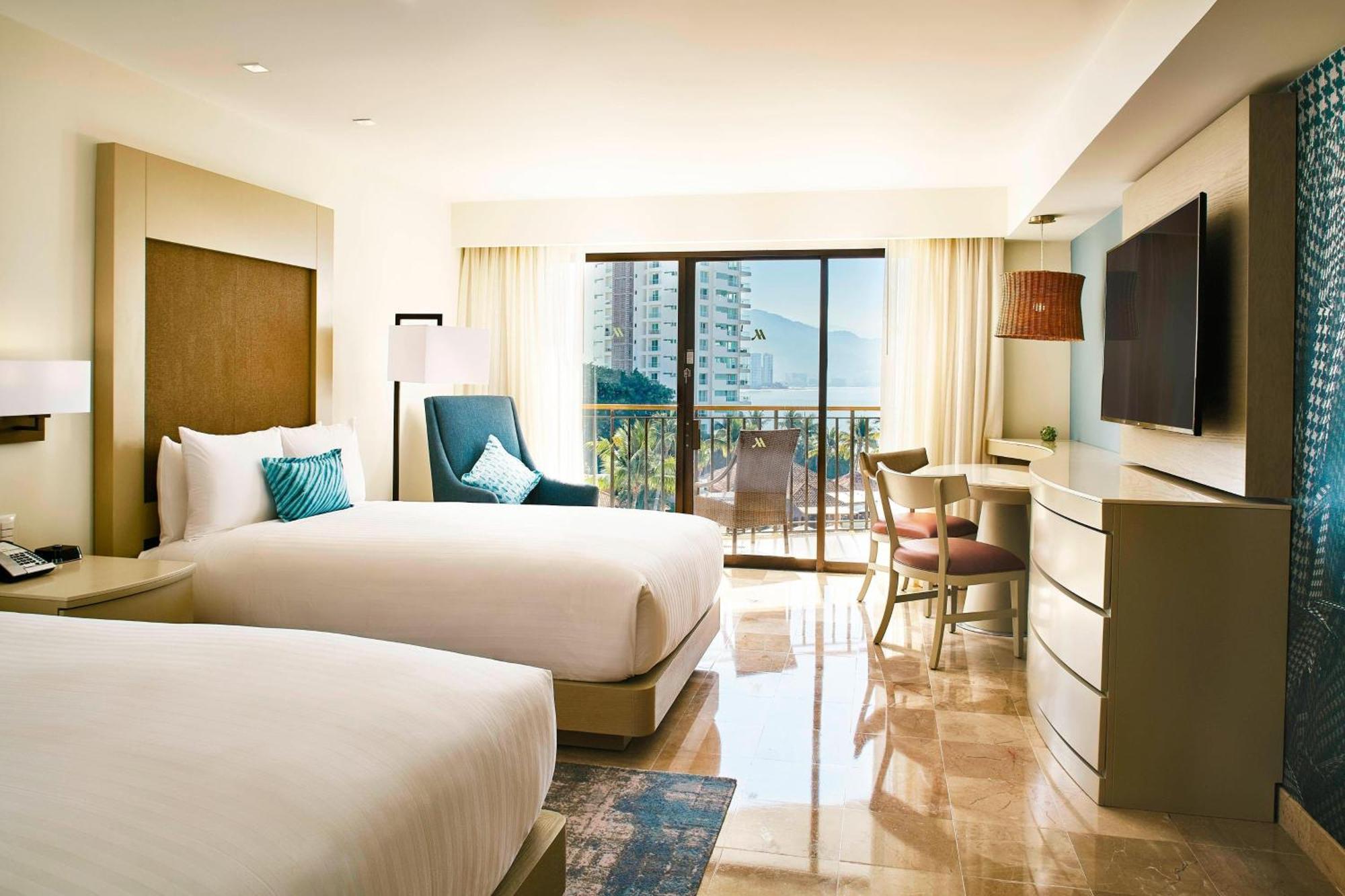 Marriott & 5* Puerto Vallarta