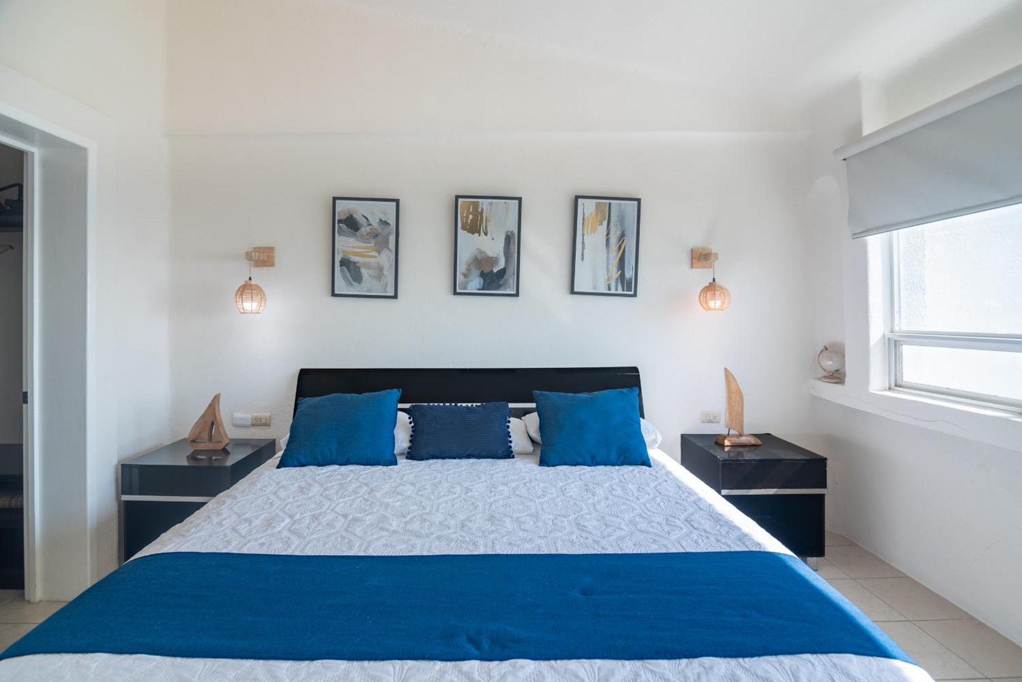 Amazing With Sea View And Large Terrace