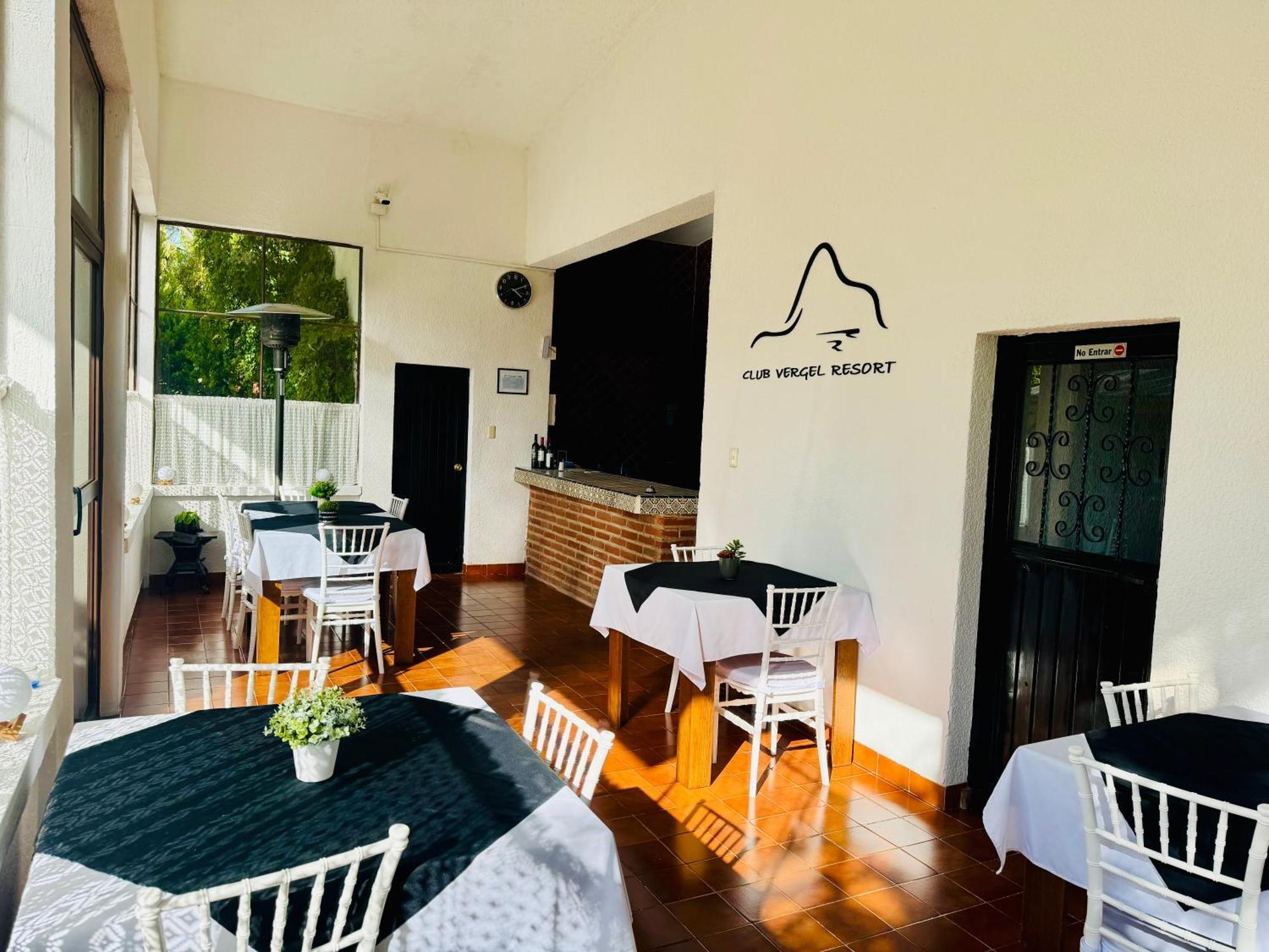 Club Vergel Hotel Bernal