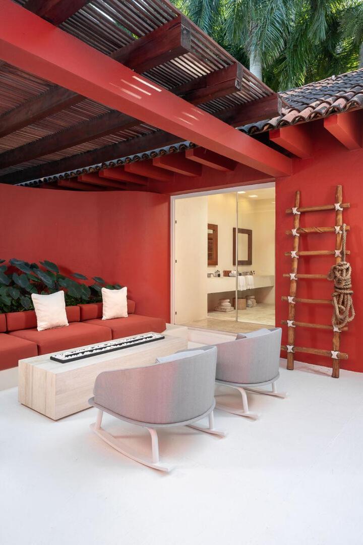 Villa Stunning 5bd Beachfront Fully Staffed W Golf, Spa, Clubs & *