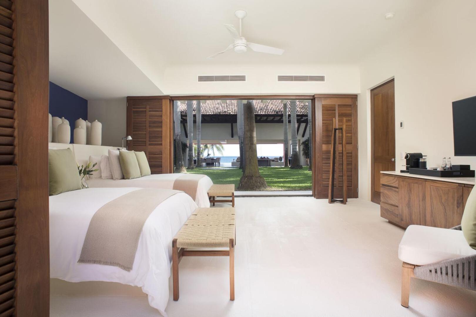 Villa Stunning 5bd Beachfront Fully Staffed W Golf, Spa, Clubs &