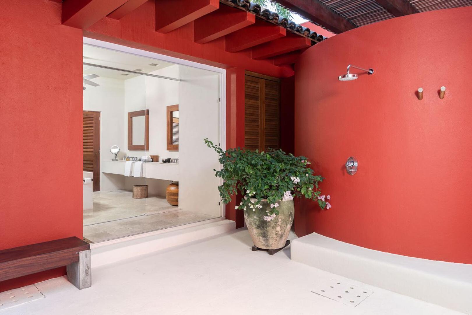 Stunning 5bd Beachfront Fully Staffed W Golf, Spa, Clubs & * Punta Mita