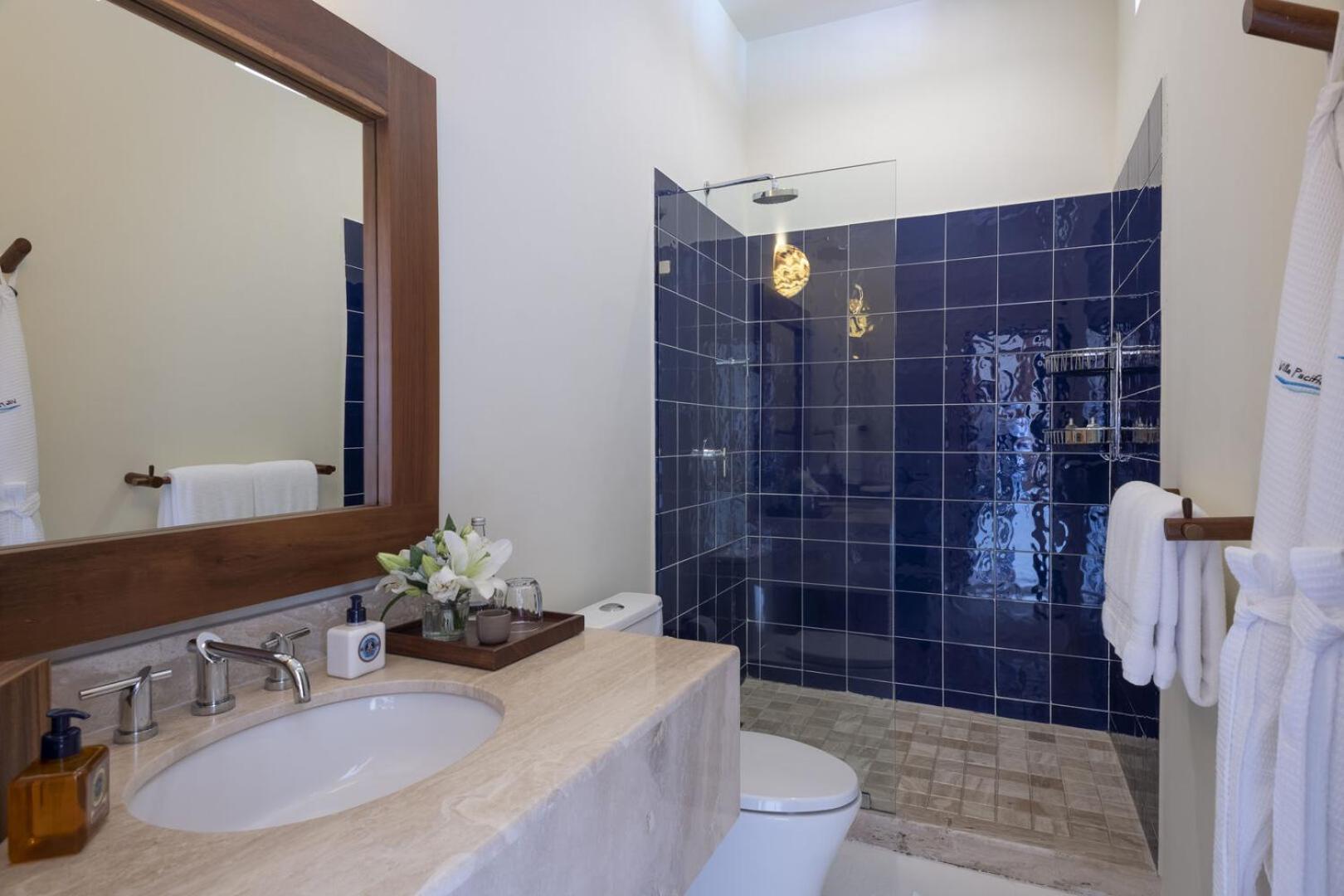 Stunning 5bd Beachfront Fully Staffed W Golf, Spa, Clubs & Villa *