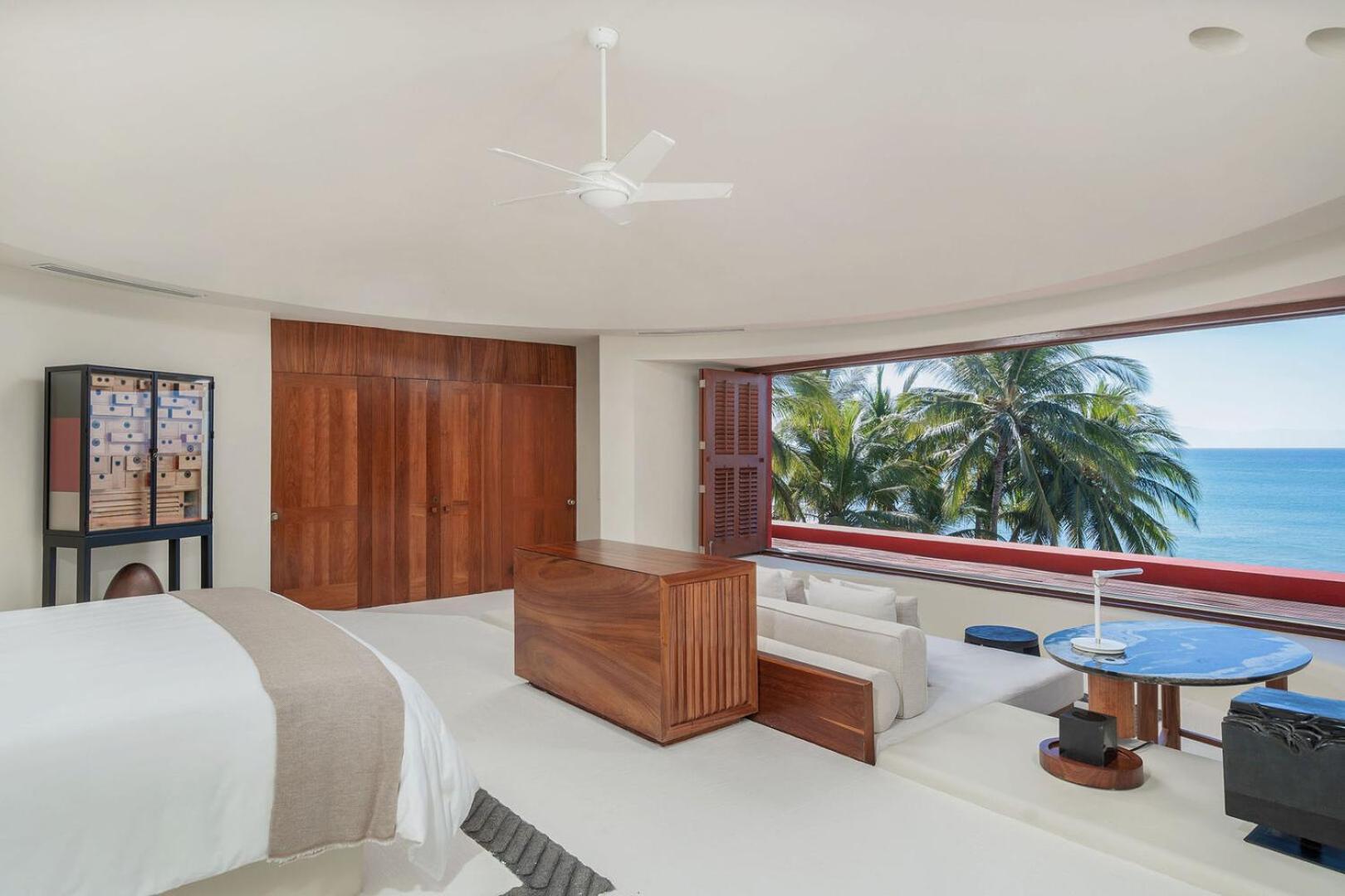 Stunning 5bd Beachfront Fully Staffed W Golf, Spa, Clubs & Villa Punta Mita