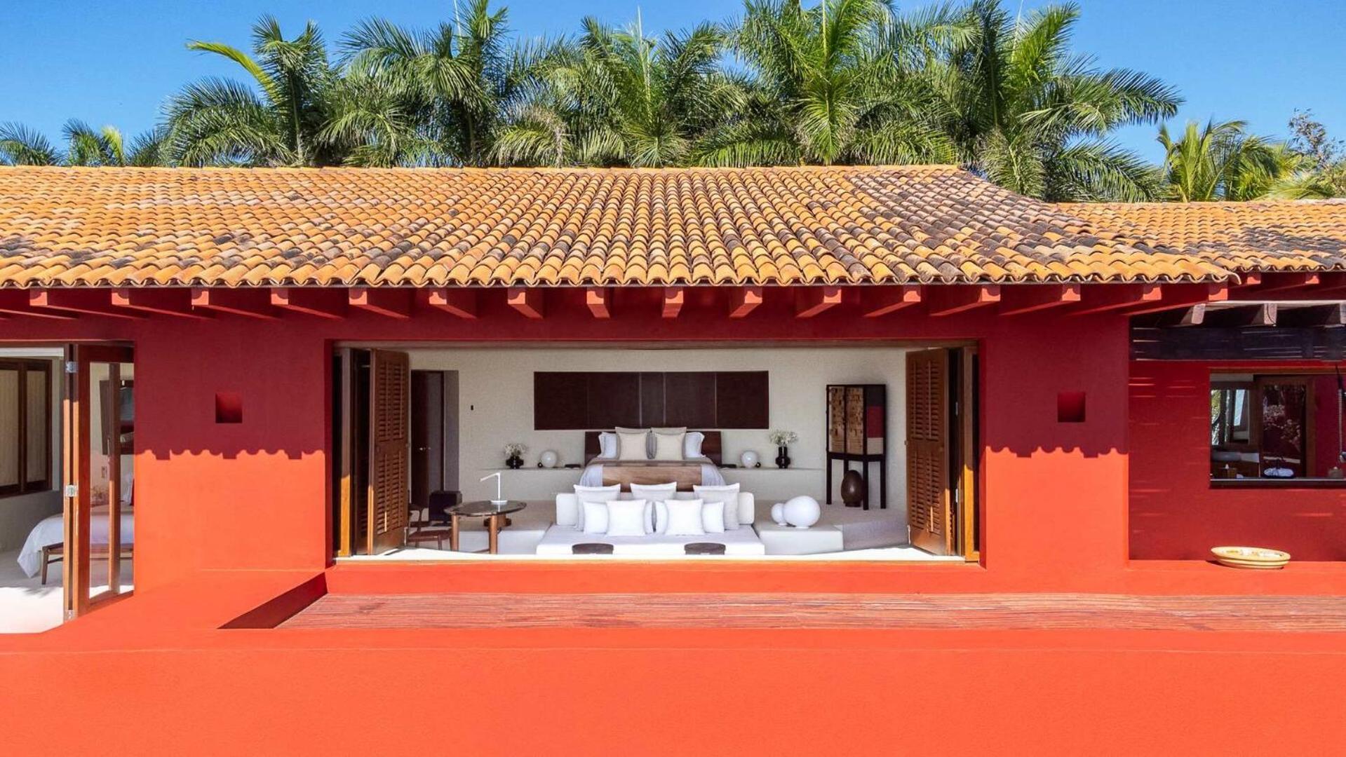 Stunning 5bd Beachfront Fully Staffed W Golf, Spa, Clubs & Villa