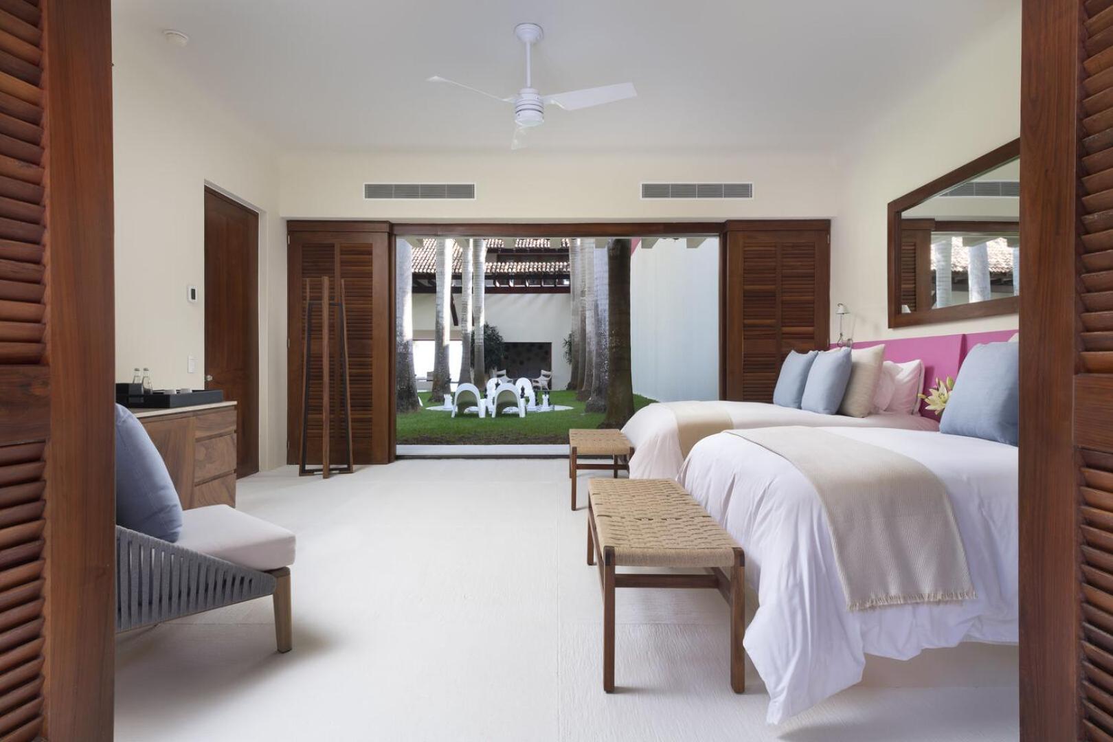 Villa Stunning 5bd Beachfront Fully Staffed W Golf, Spa, Clubs &