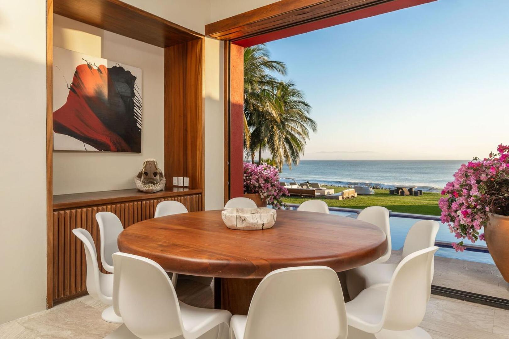 Stunning 5bd Beachfront Fully Staffed W Golf, Spa, Clubs & Villa Punta Mita