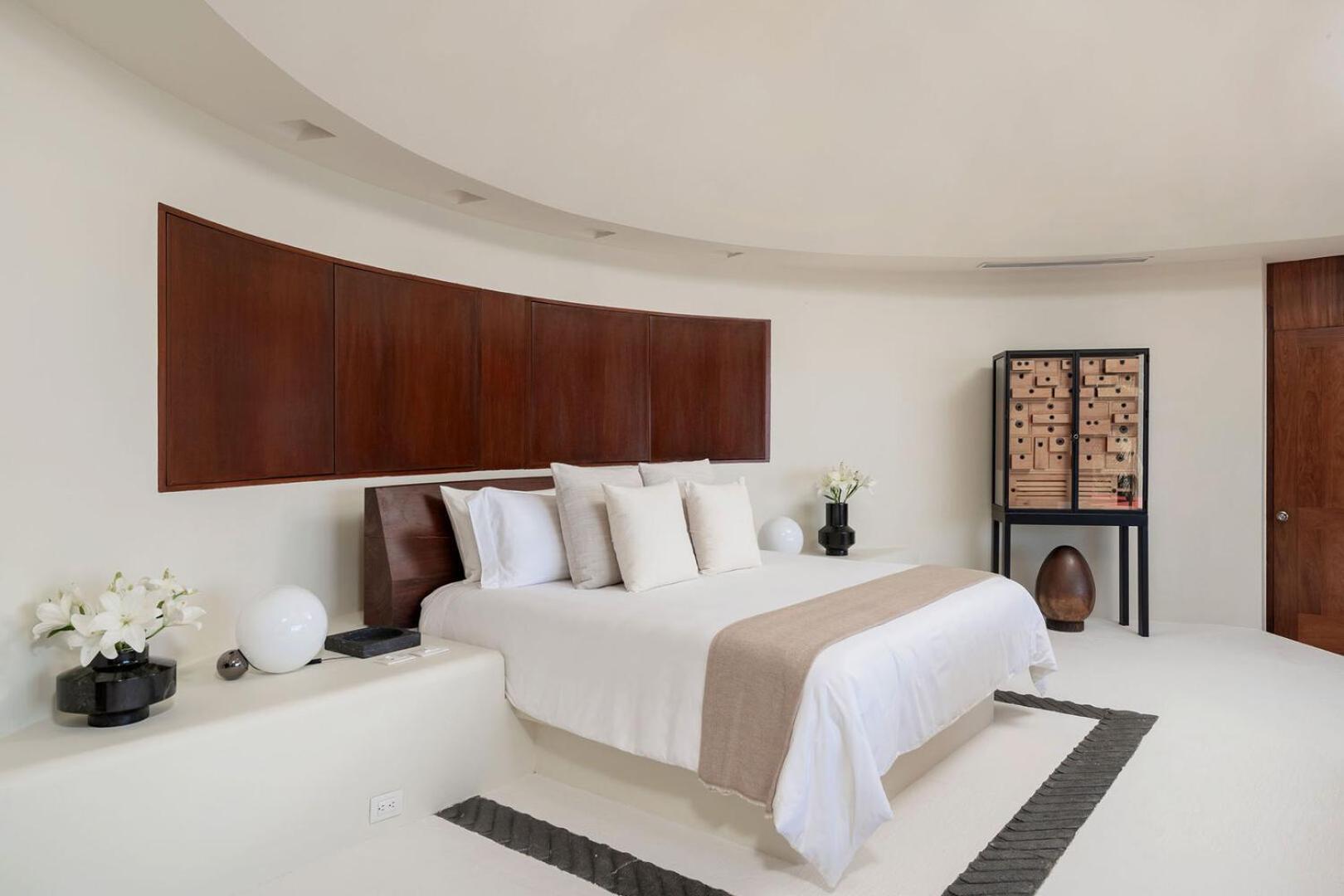 Villa Stunning 5bd Beachfront Fully Staffed W Golf, Spa, Clubs & *