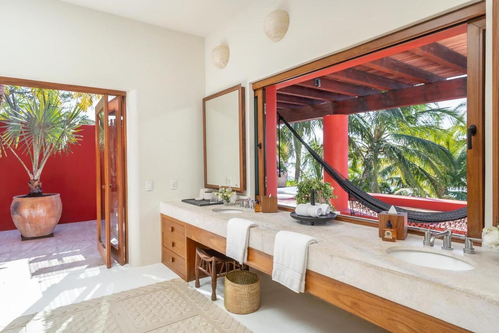 Stunning 5bd Beachfront Fully Staffed W Golf, Spa, Clubs & Punta Mita