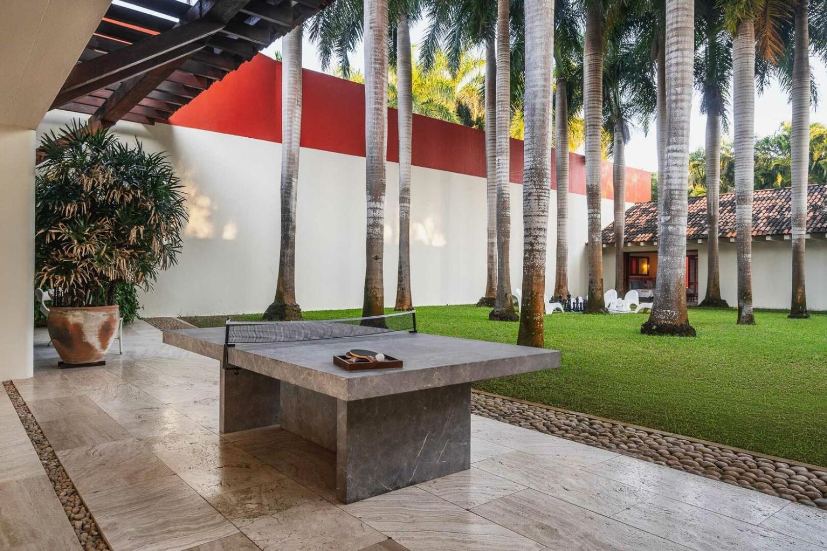 Villa Stunning 5bd Beachfront Fully Staffed W Golf, Spa, Clubs &