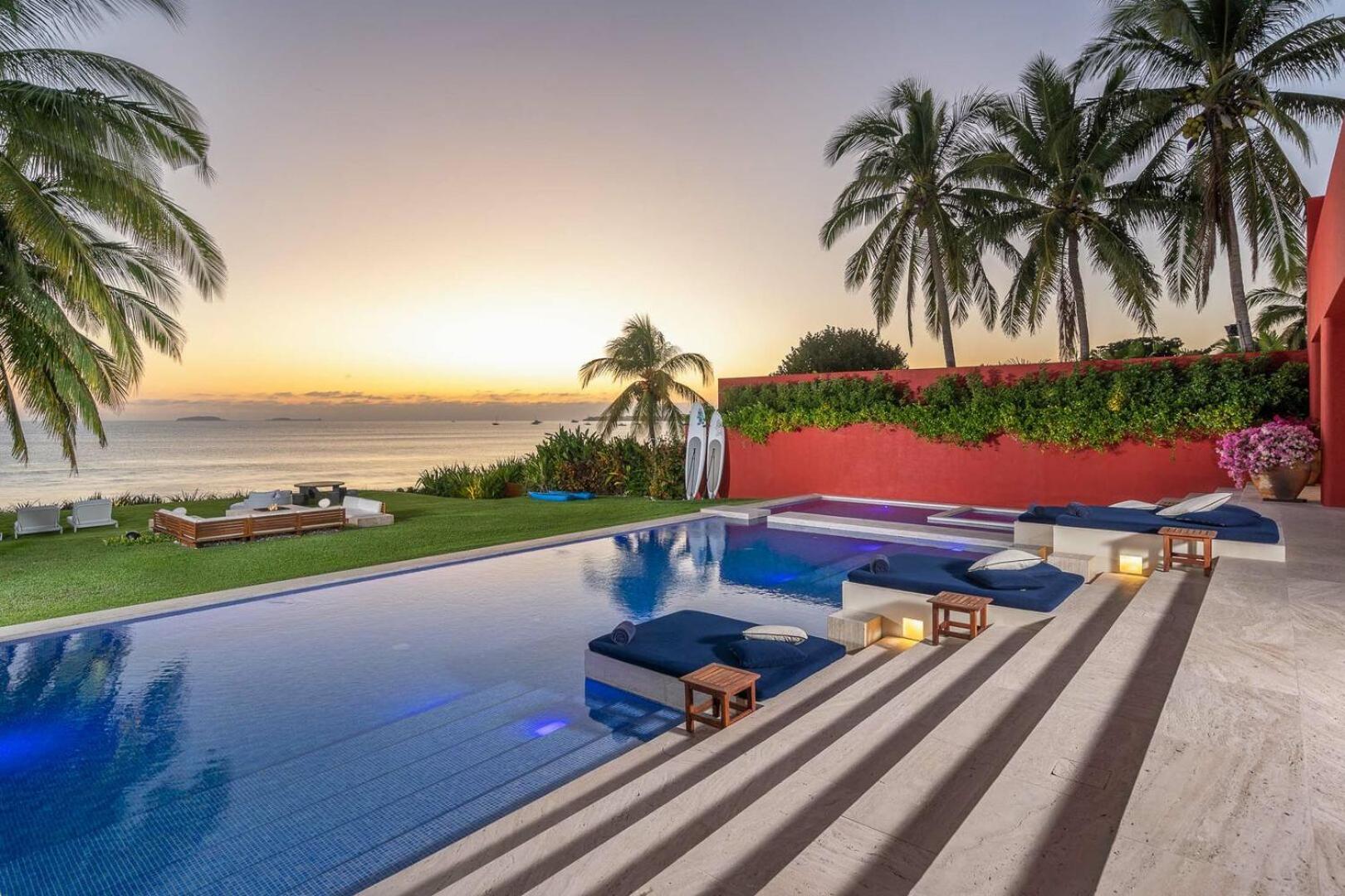 Stunning 5bd Beachfront Fully Staffed W Golf, Spa, Clubs & * Punta Mita