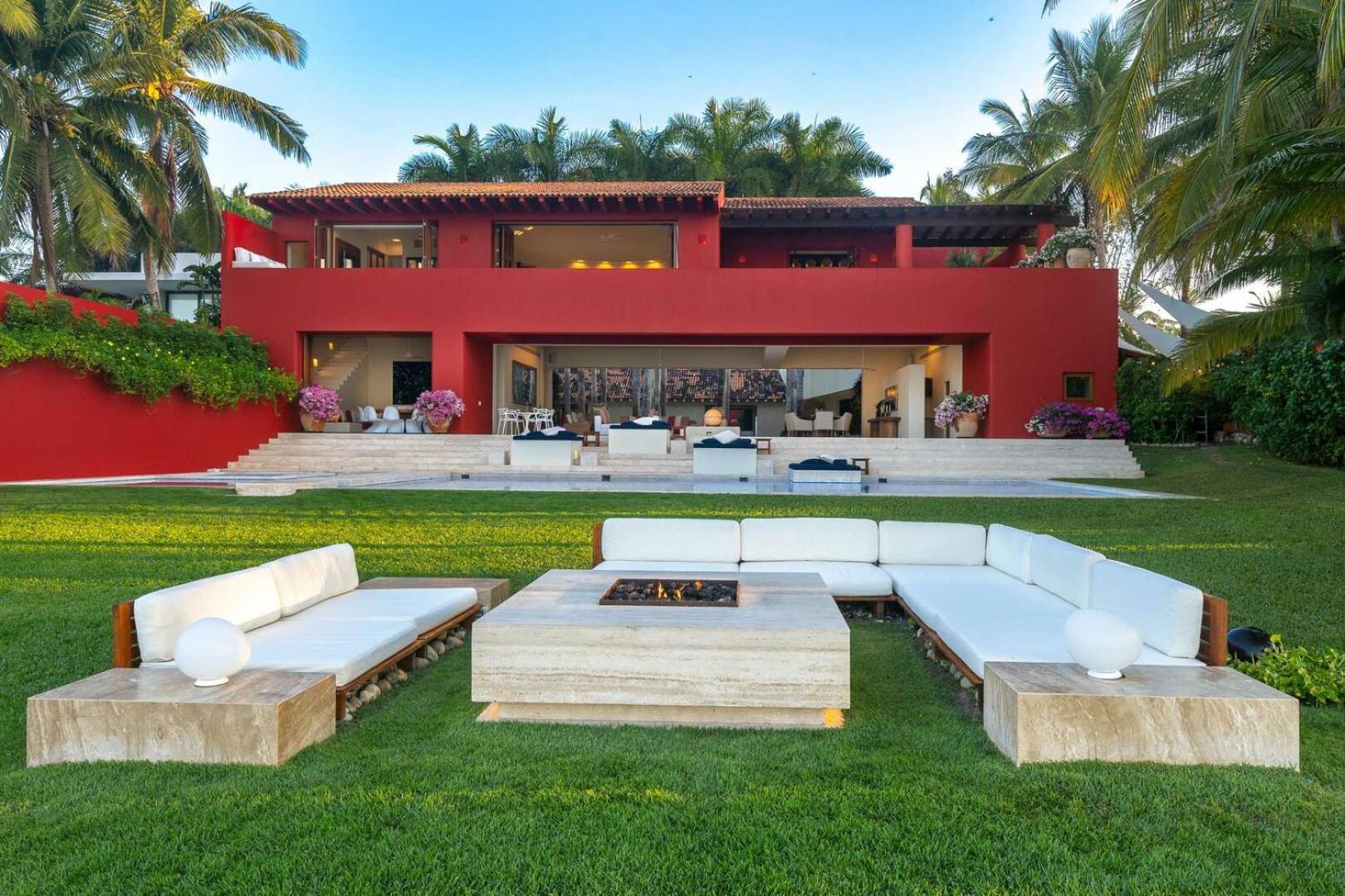Stunning 5bd Beachfront Fully Staffed W Golf, Spa, Clubs & * Punta Mita