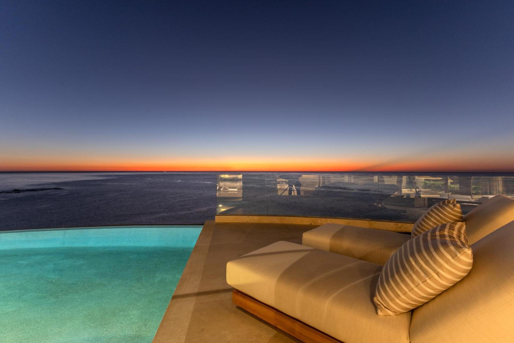 New Stunning Villa, Full Staff, Gym And Has Its Own Private Swimmable *