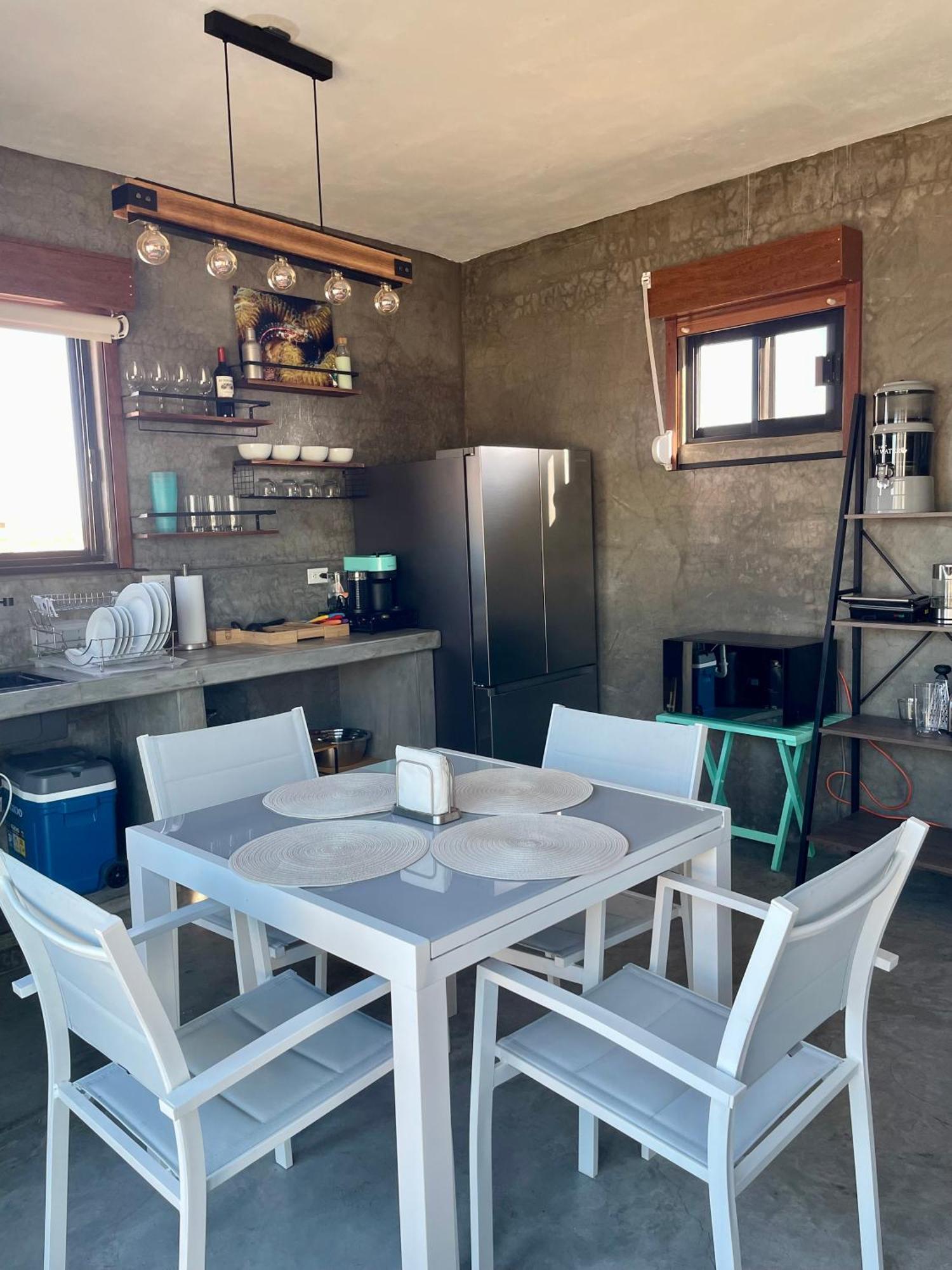 Beachfront Bahia Turquesa Jacuzzi Apartment La Paz
