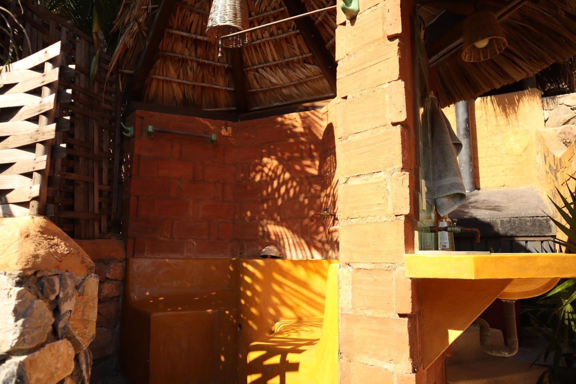 Hotel La Loma Linda, Bungalows, Yoga And Feldenkrais, Starlink Internet Zipolite
