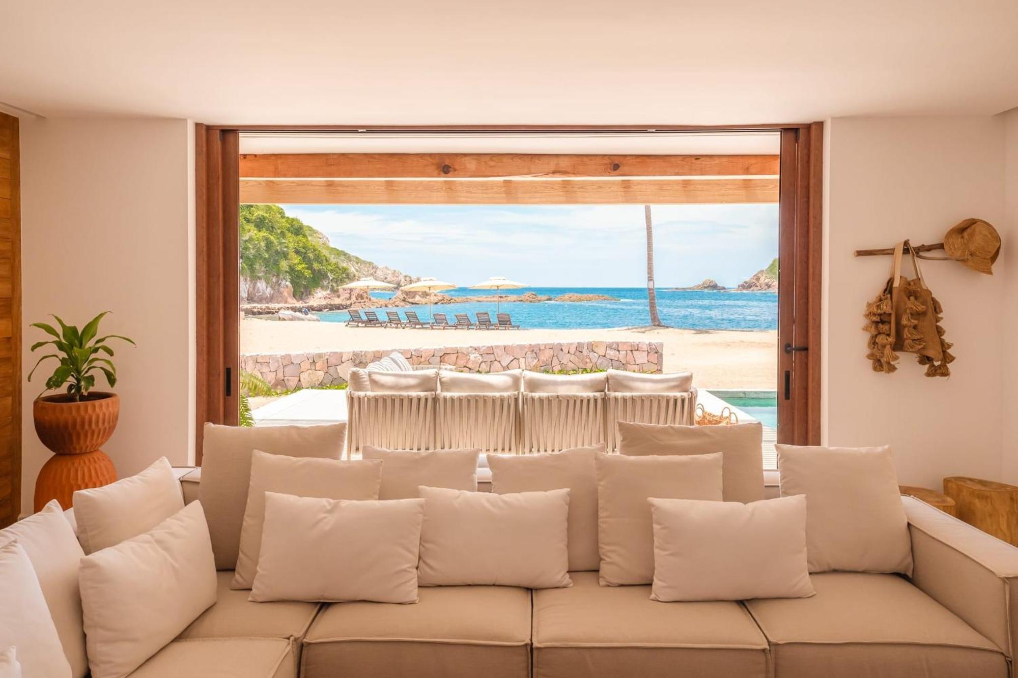 El Club & Residences