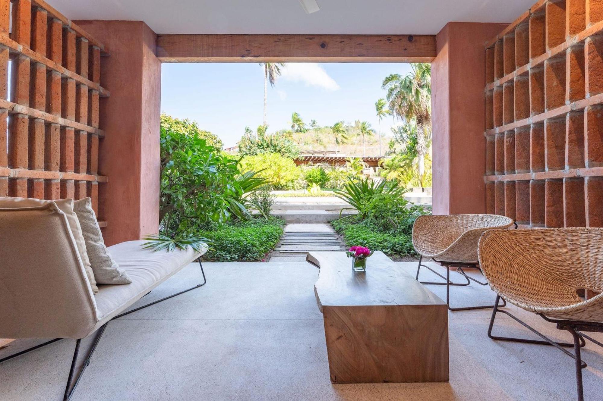 El Club & Residences 4*