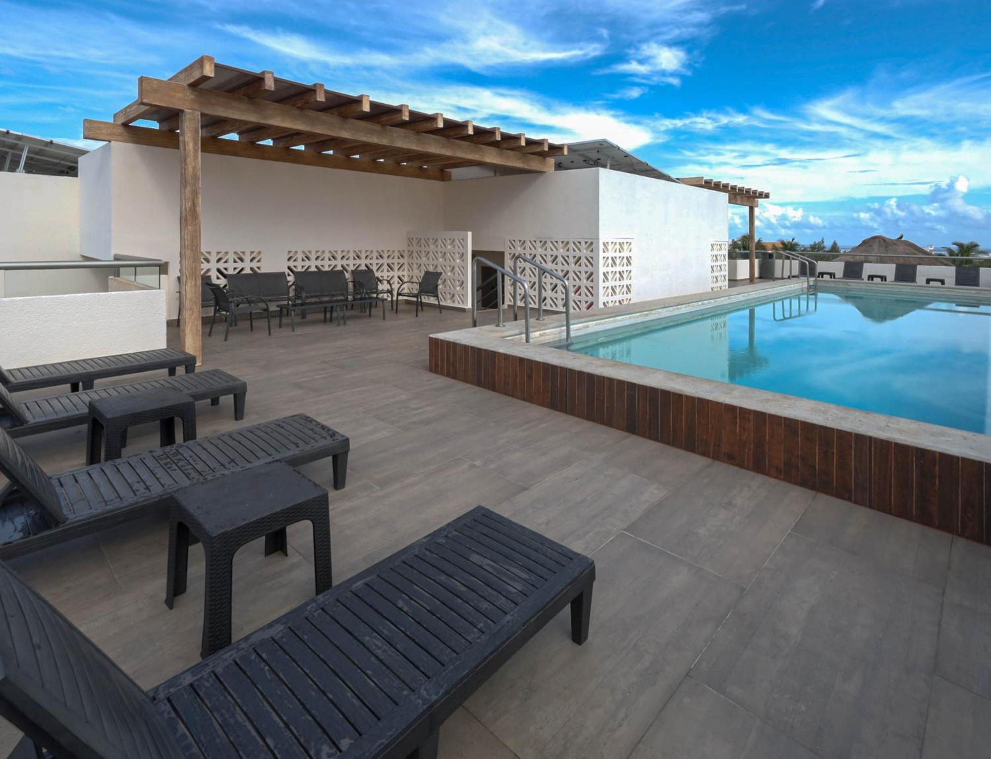 La Poza Aparthotel *